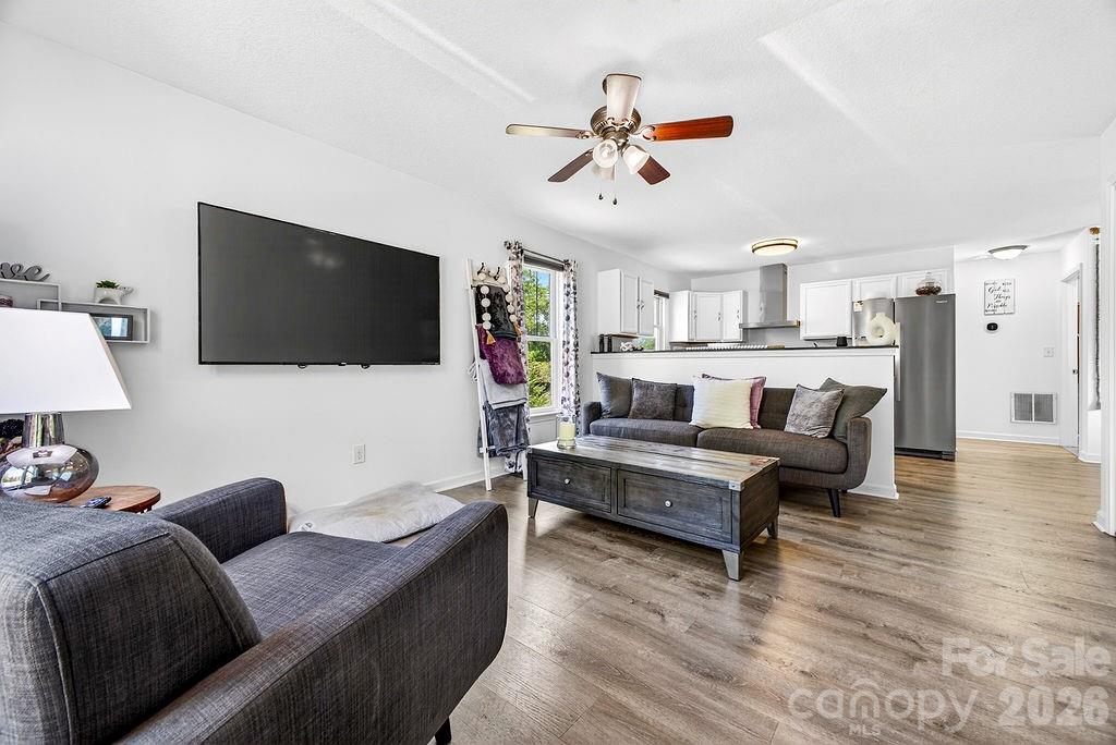100 Victoria Springs Drive — Flat Rock