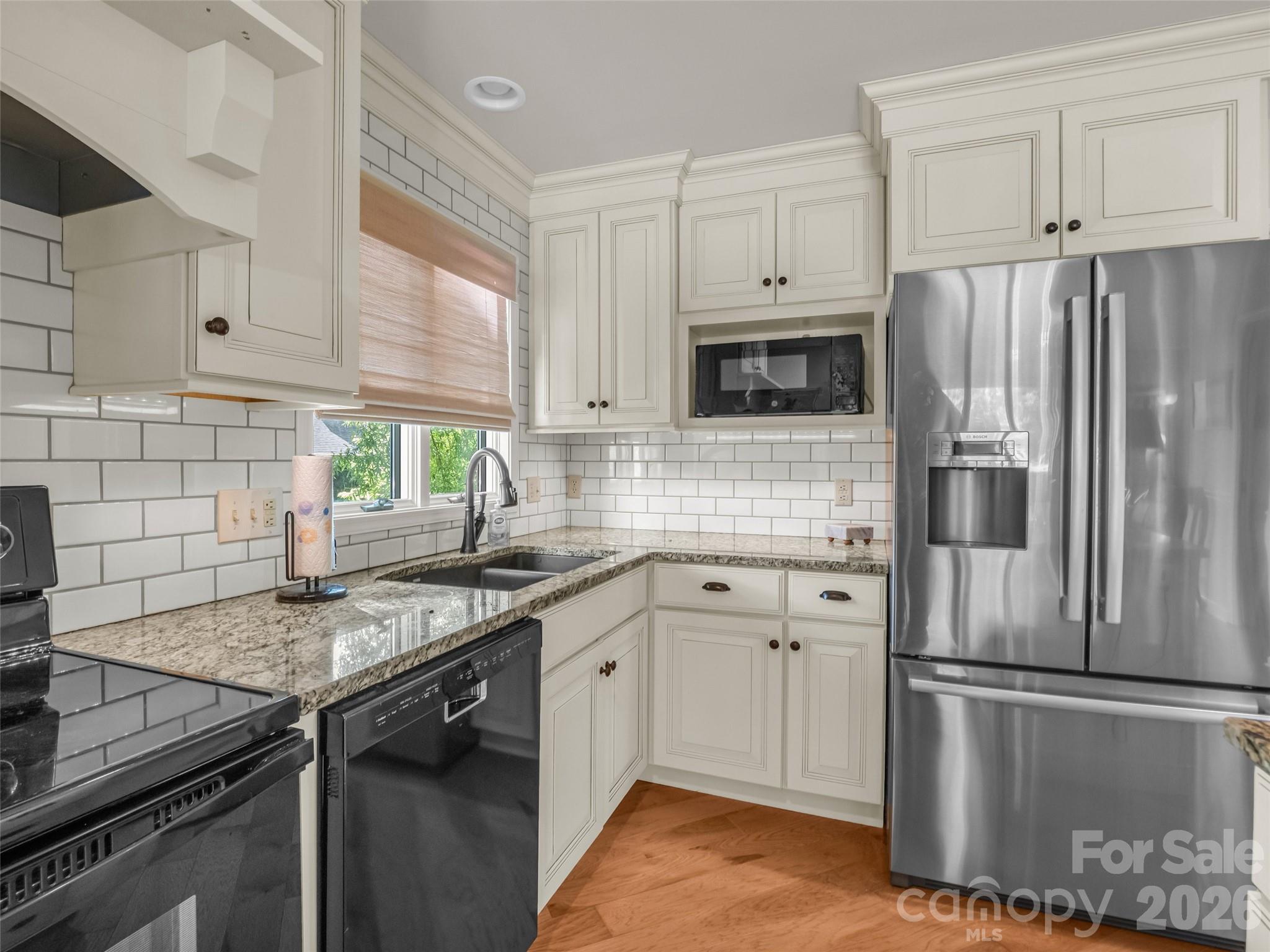102 White Oak Drive — Hendersonville