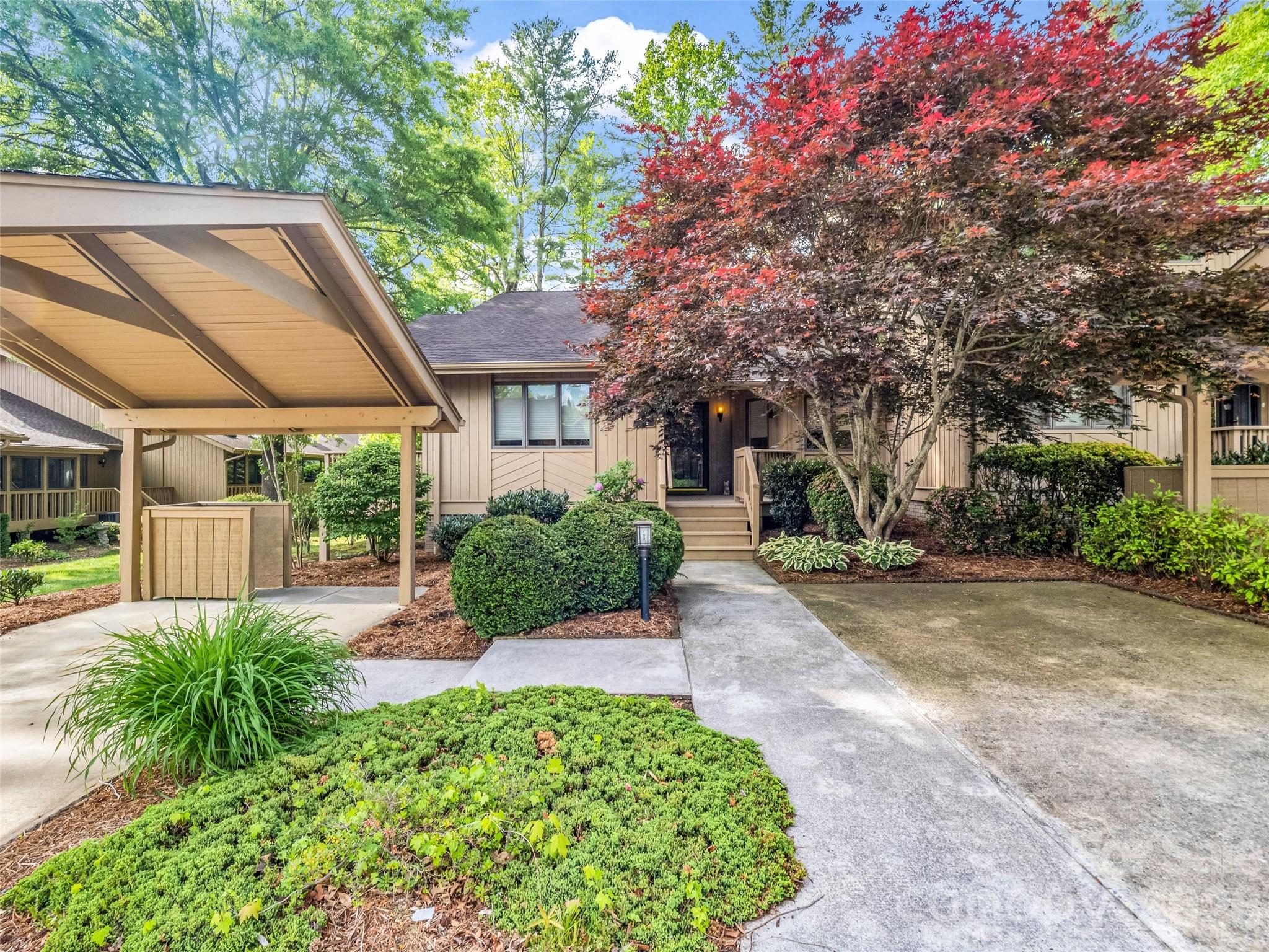 102 White Oak Drive — Hendersonville