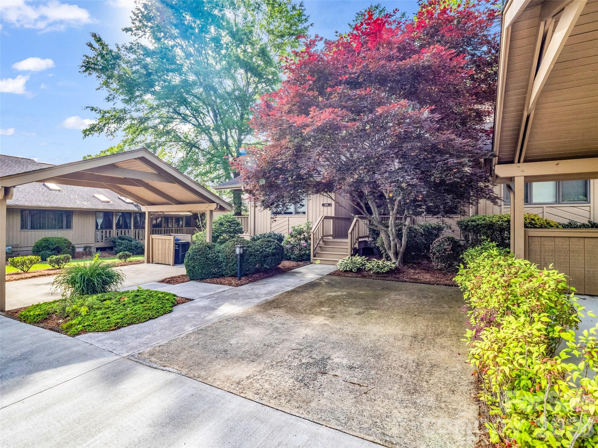 102 White Oak Drive — Hendersonville
