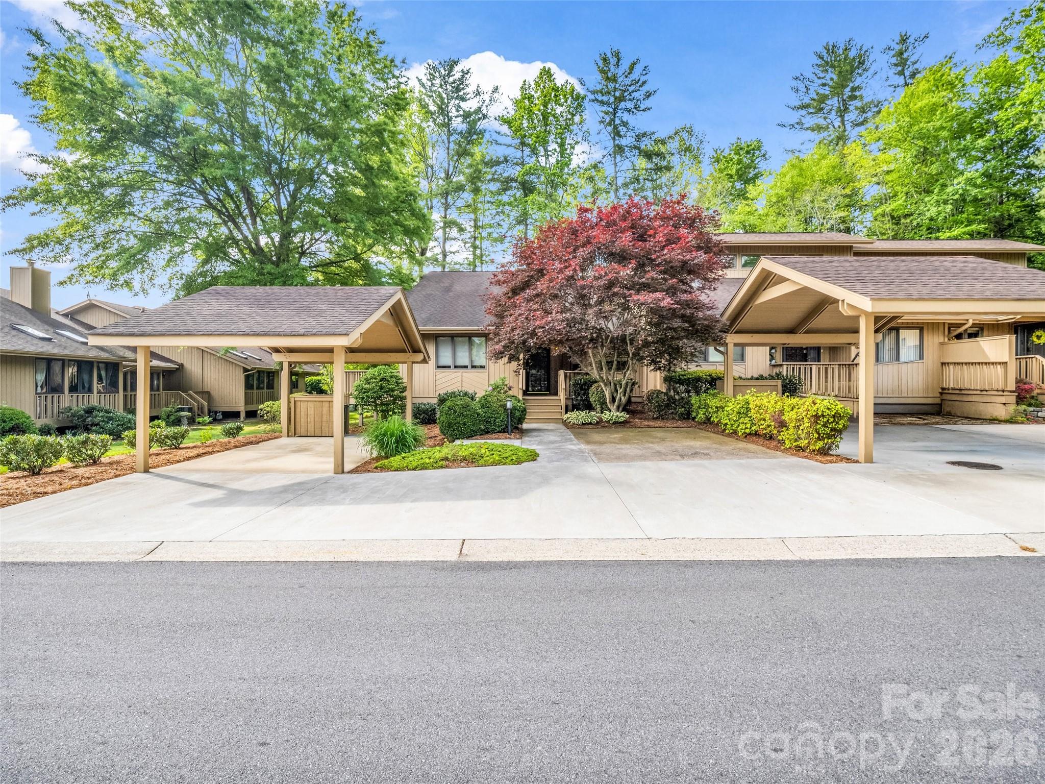 102 White Oak Drive — Hendersonville