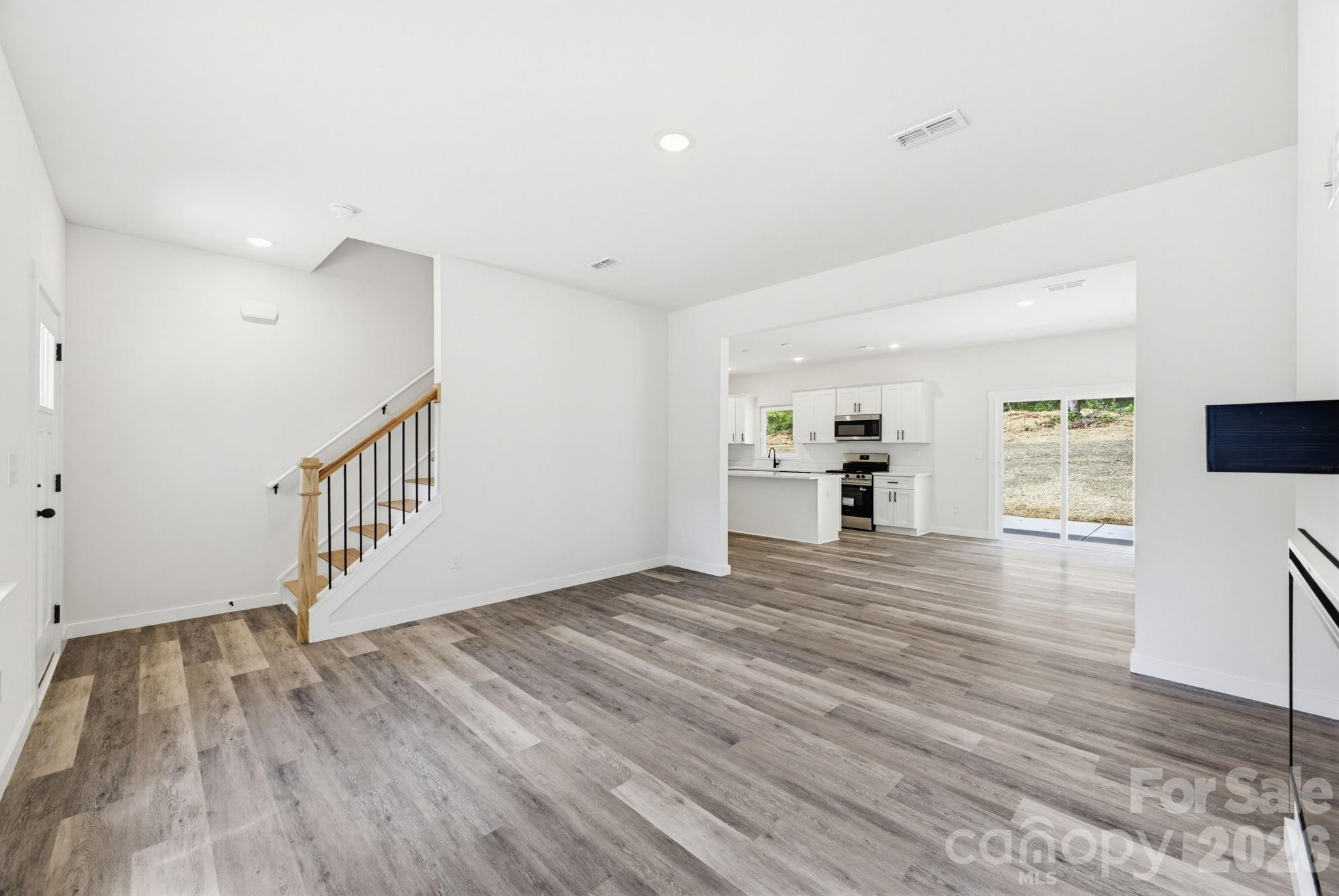 4147 2nd Street NE — Hickory