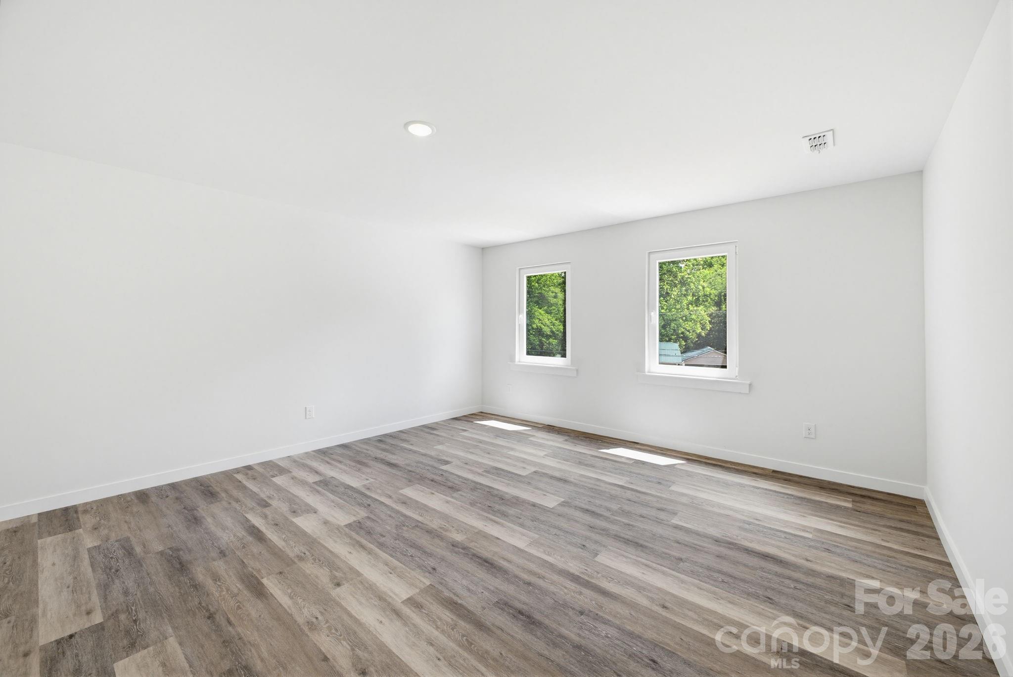 4147 2nd Street NE — Hickory