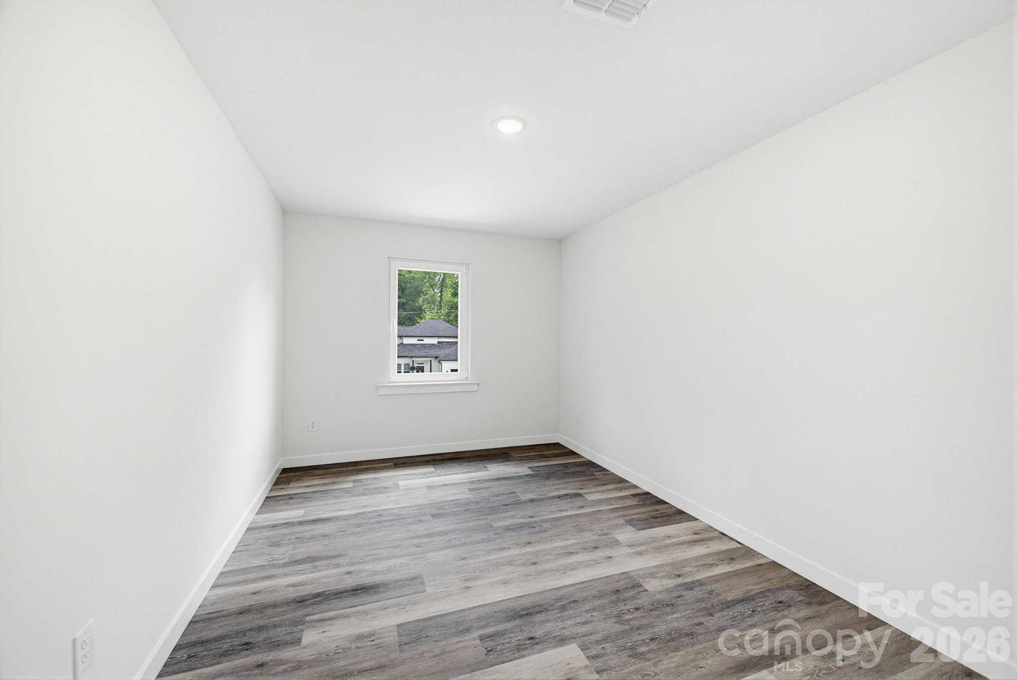 4147 2nd Street NE — Hickory