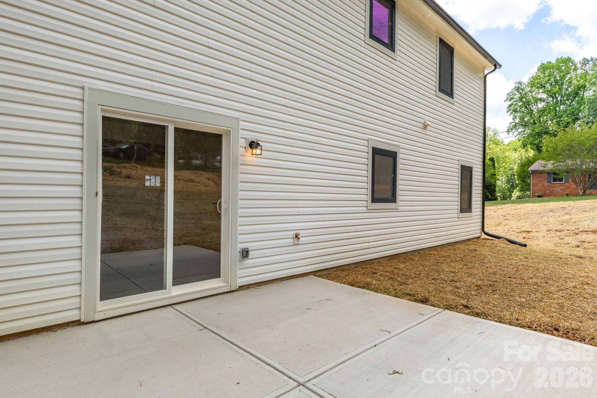 4147 2nd Street NE — Hickory