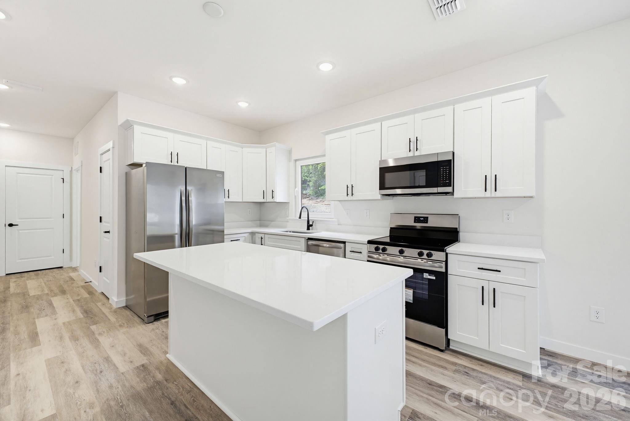 4147 2nd Street NE — Hickory