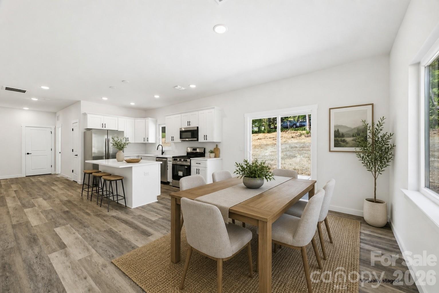 4147 2nd Street NE — Hickory