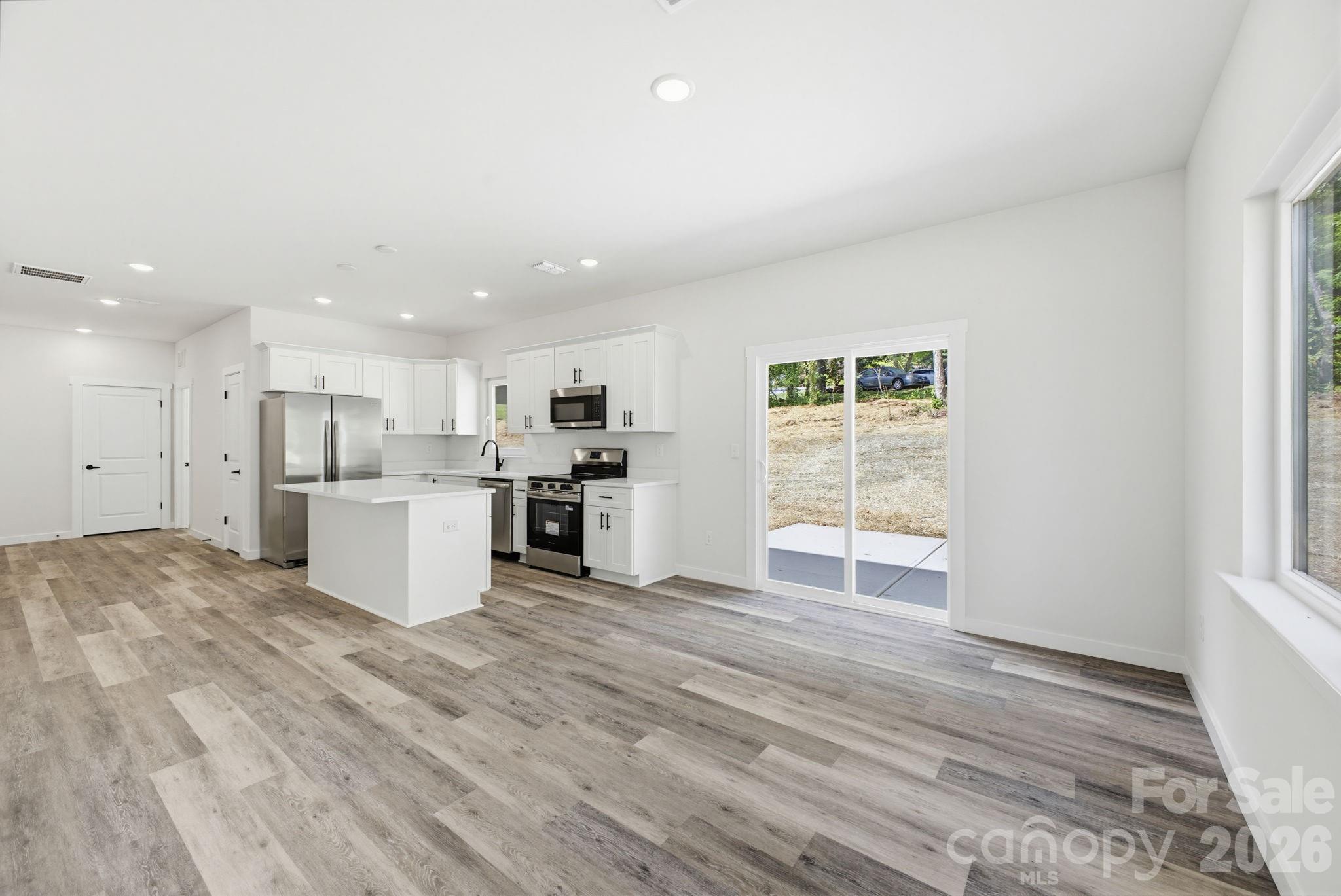 4147 2nd Street NE — Hickory