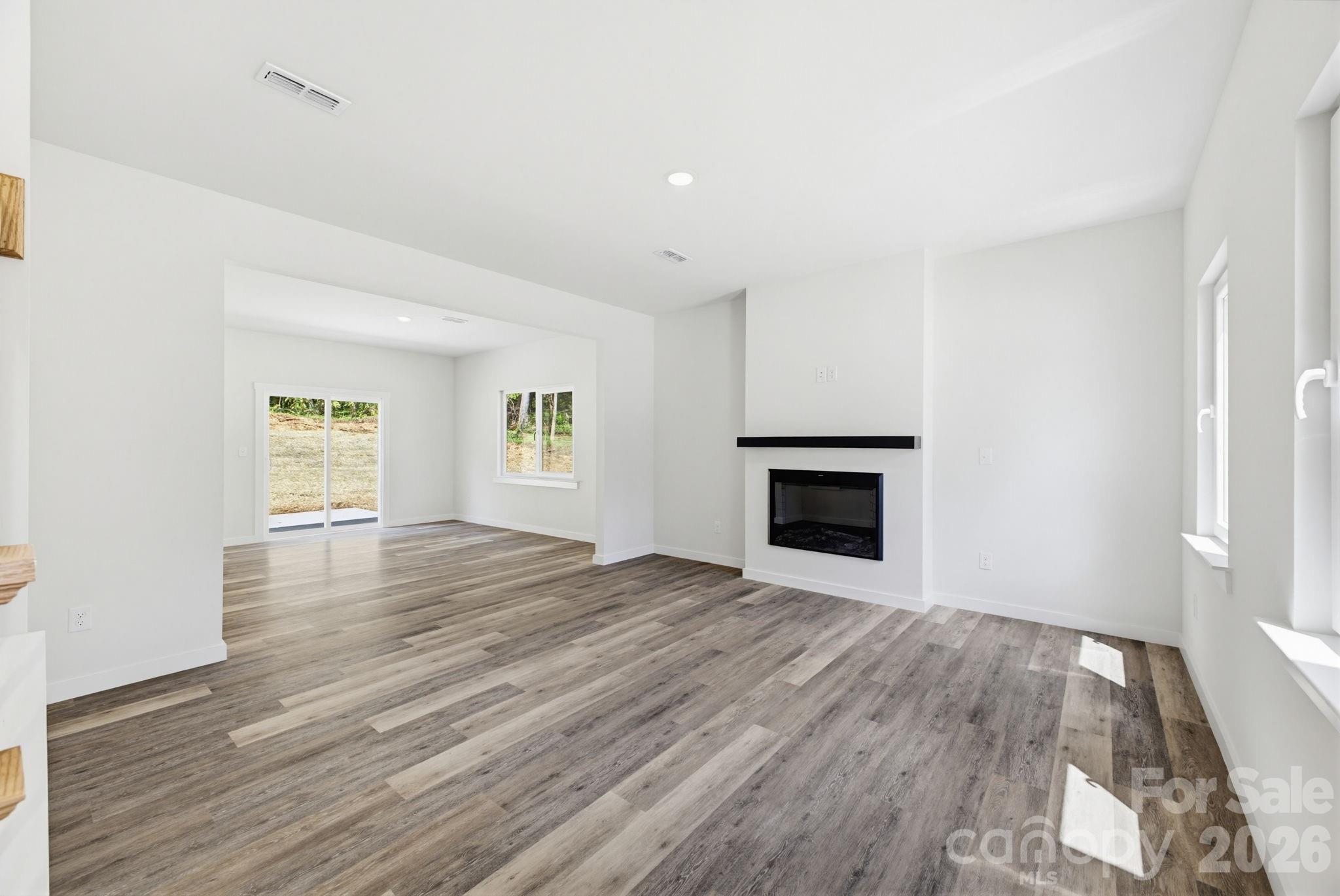 4147 2nd Street NE — Hickory