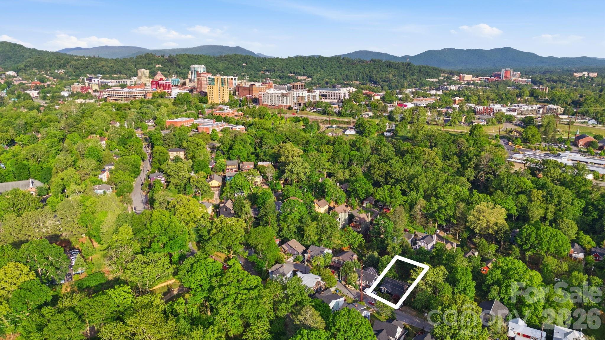 107 Courtland Avenue — Asheville
