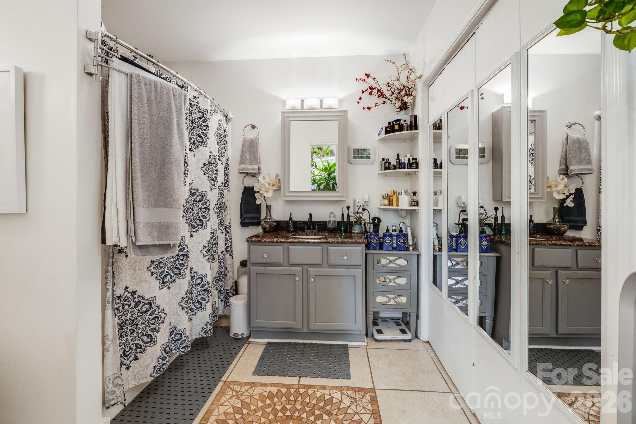 107 Courtland Avenue — Asheville