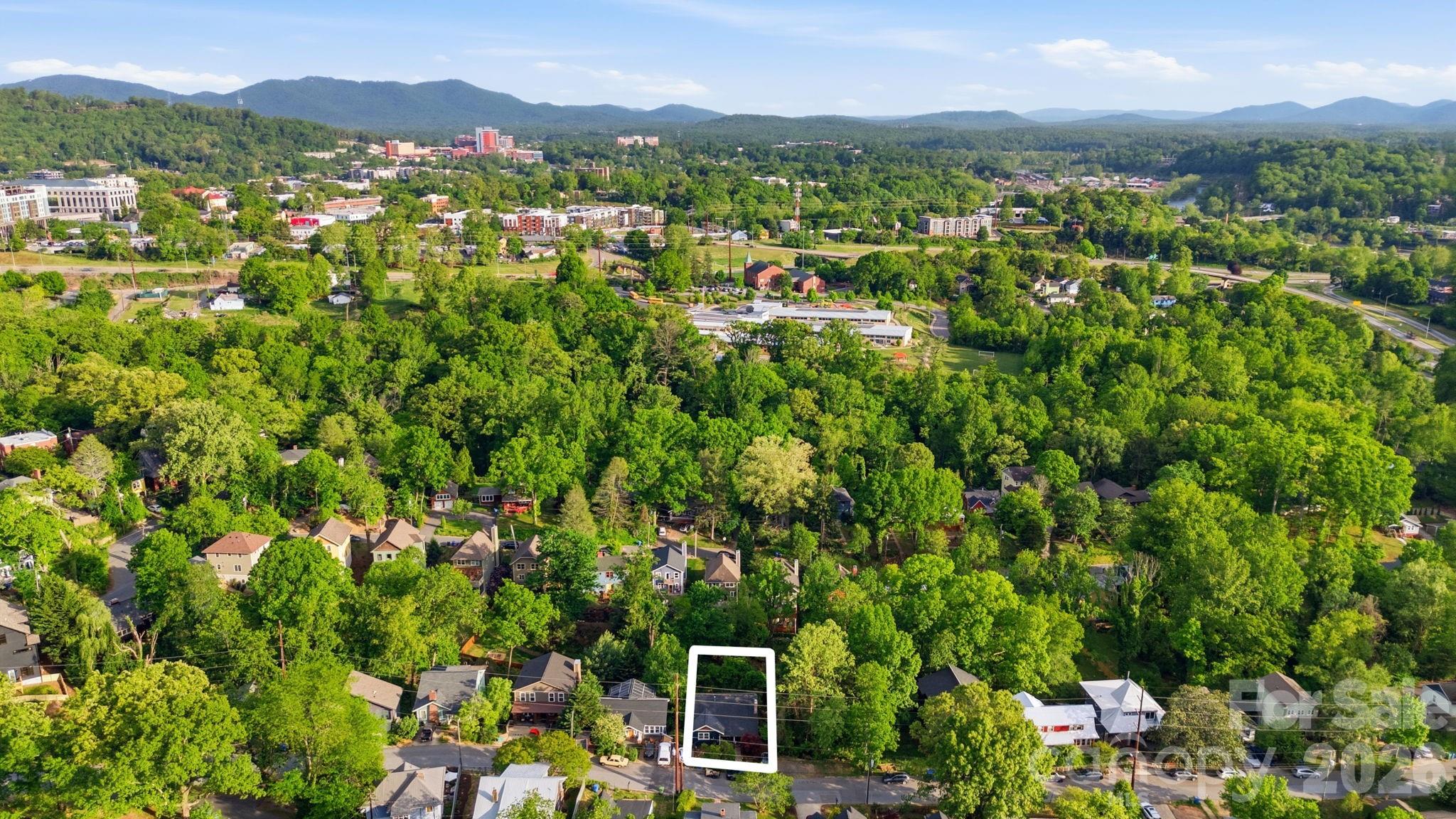 107 Courtland Avenue — Asheville