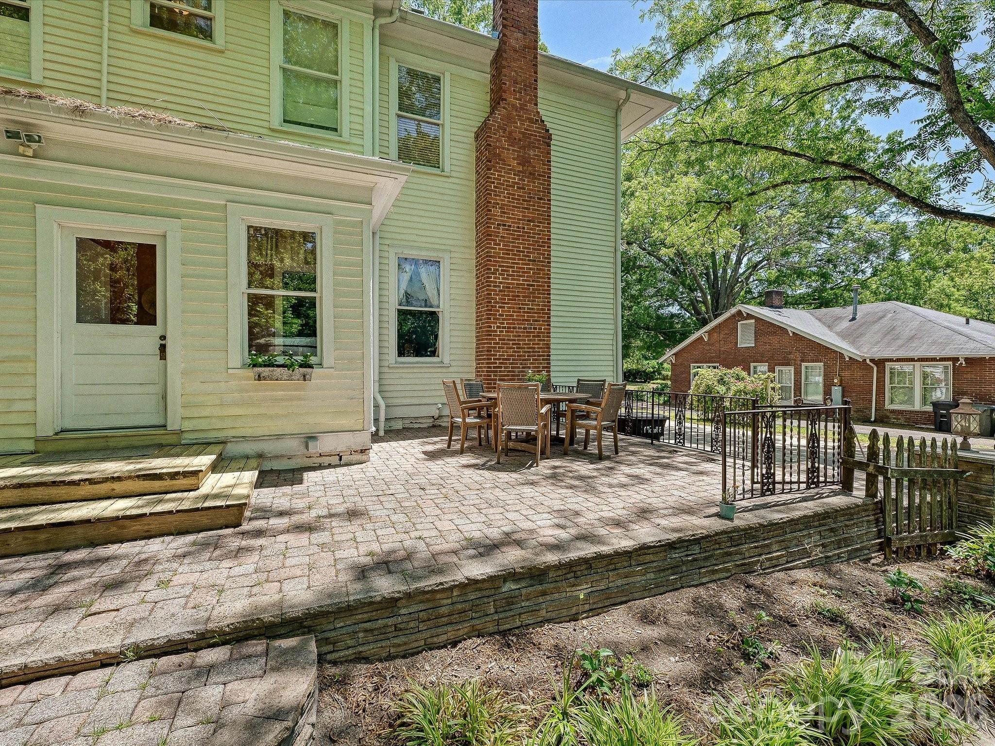 702 S Hayne Street — Monroe