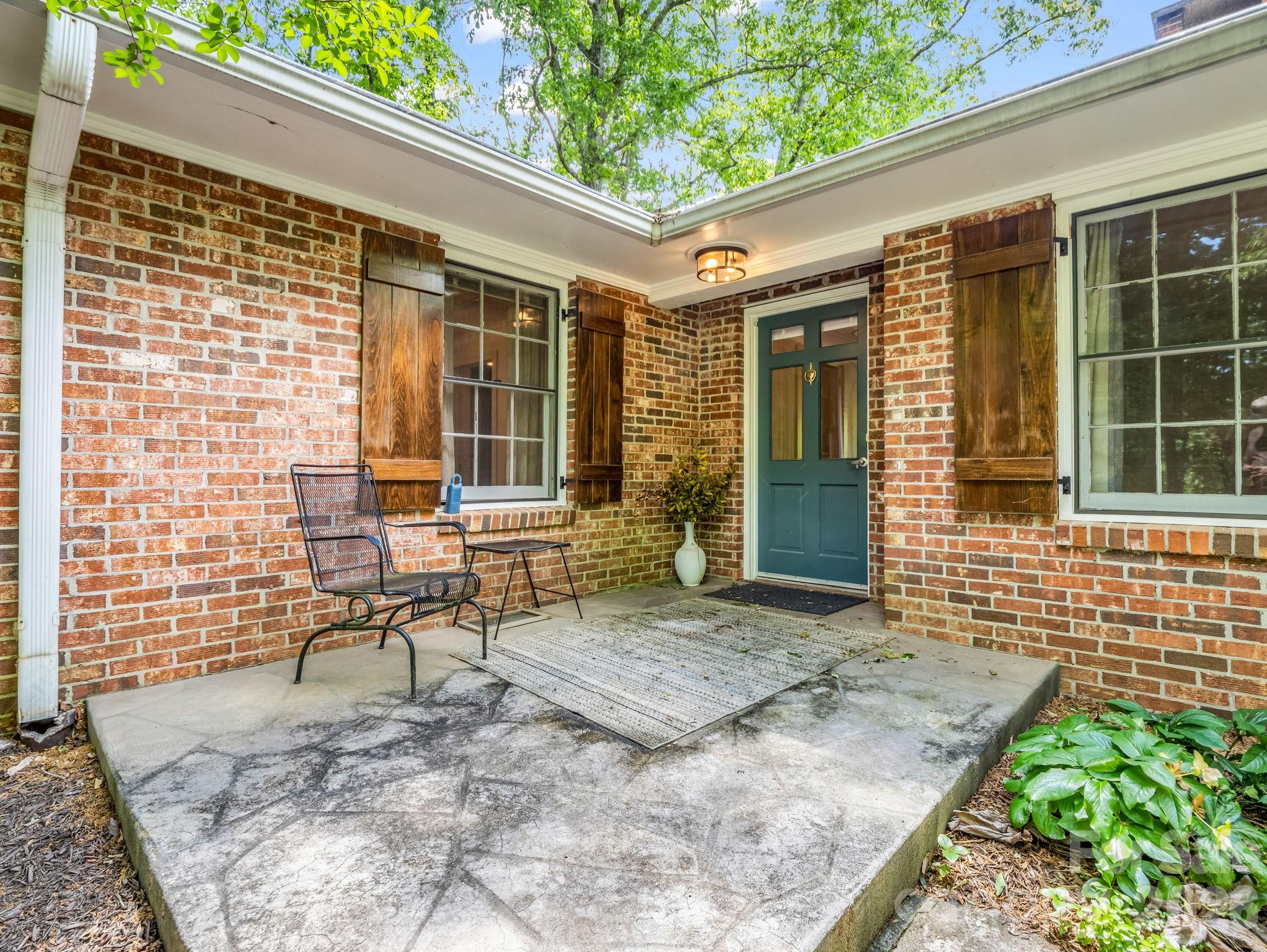 7 Hearthstone Lane — Landrum