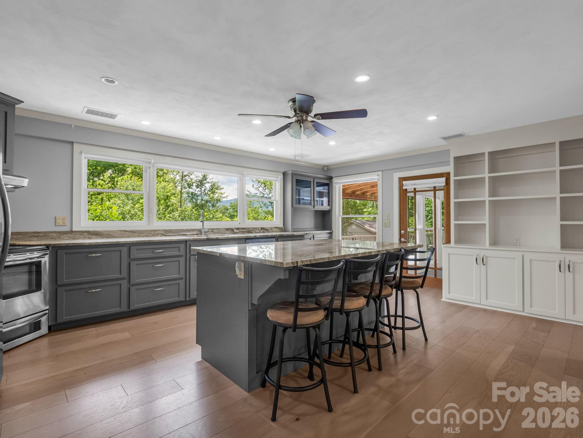 7 Hearthstone Lane — Landrum