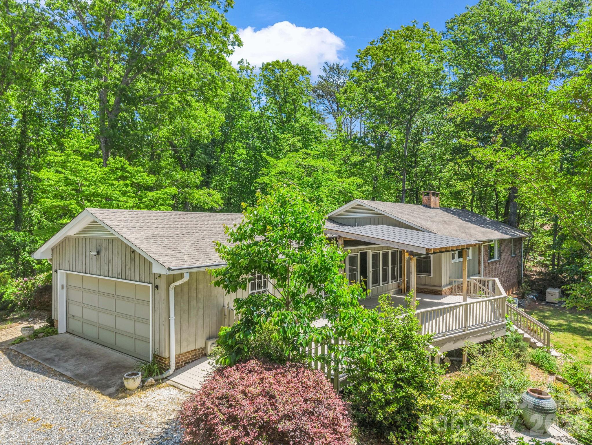 7 Hearthstone Lane — Landrum