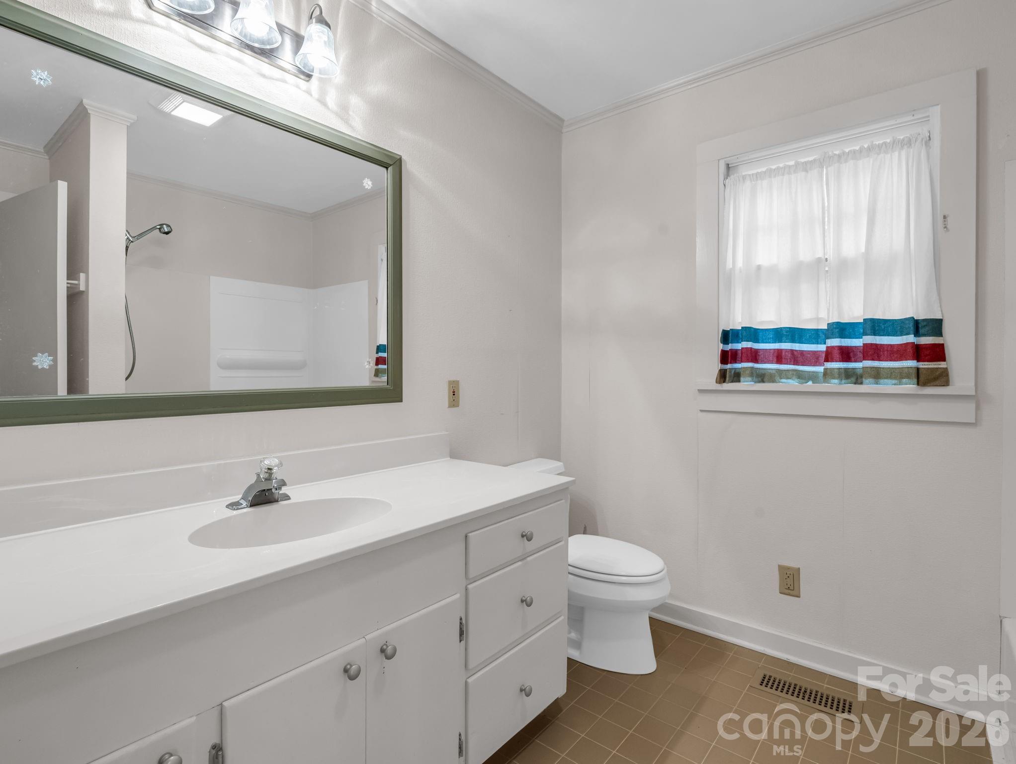7 Hearthstone Lane — Landrum
