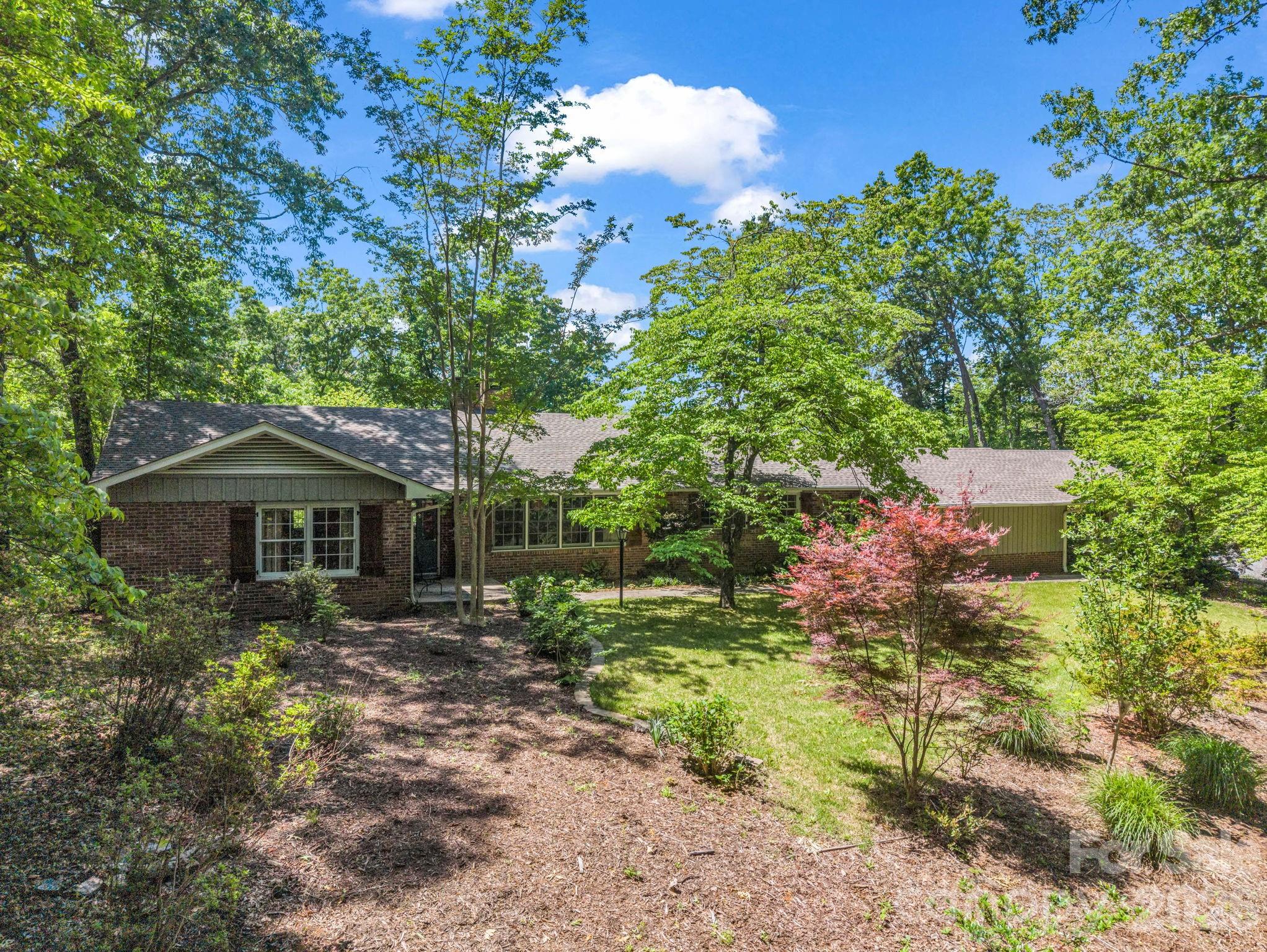 7 Hearthstone Lane — Landrum