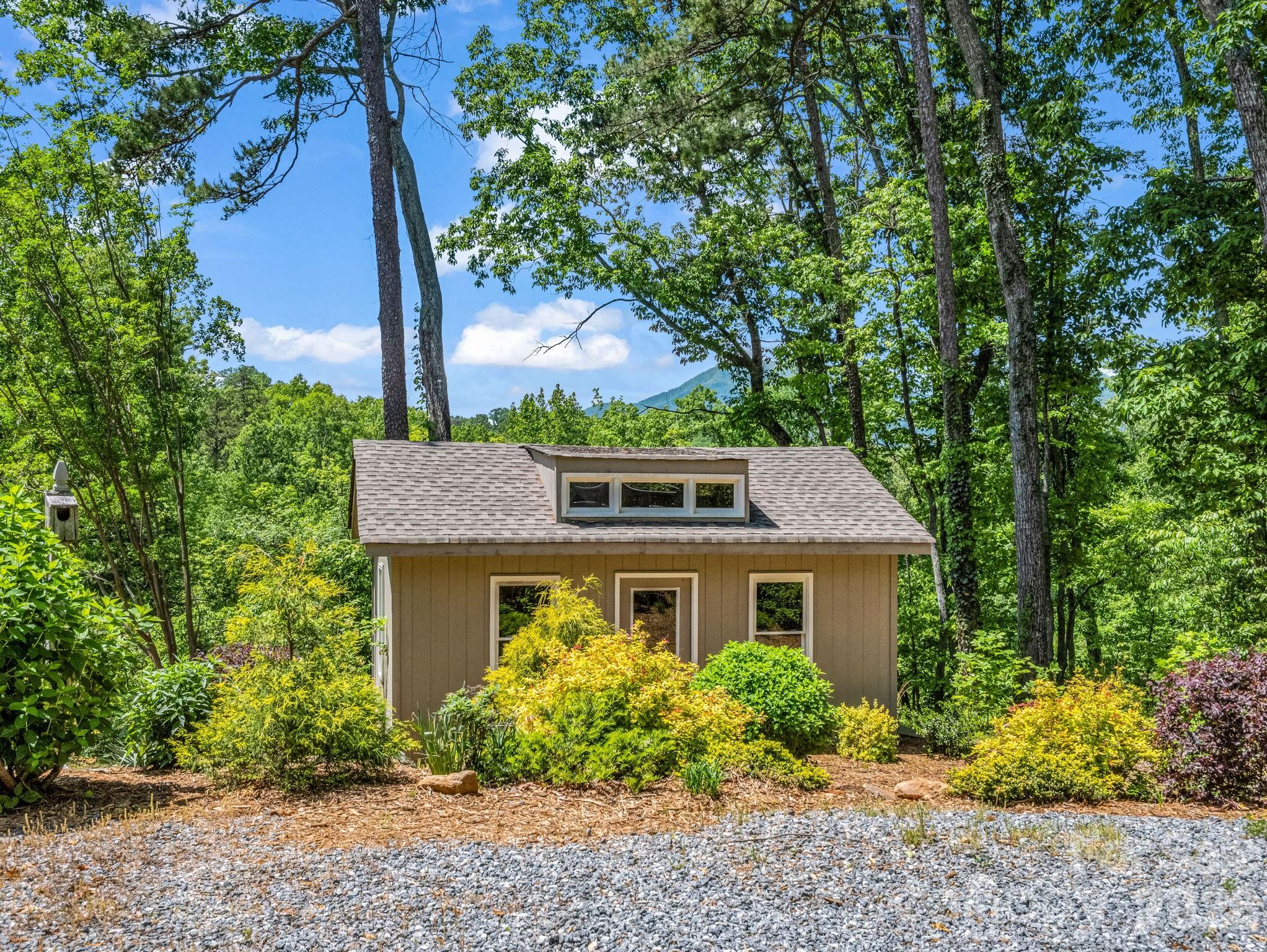 7 Hearthstone Lane — Landrum