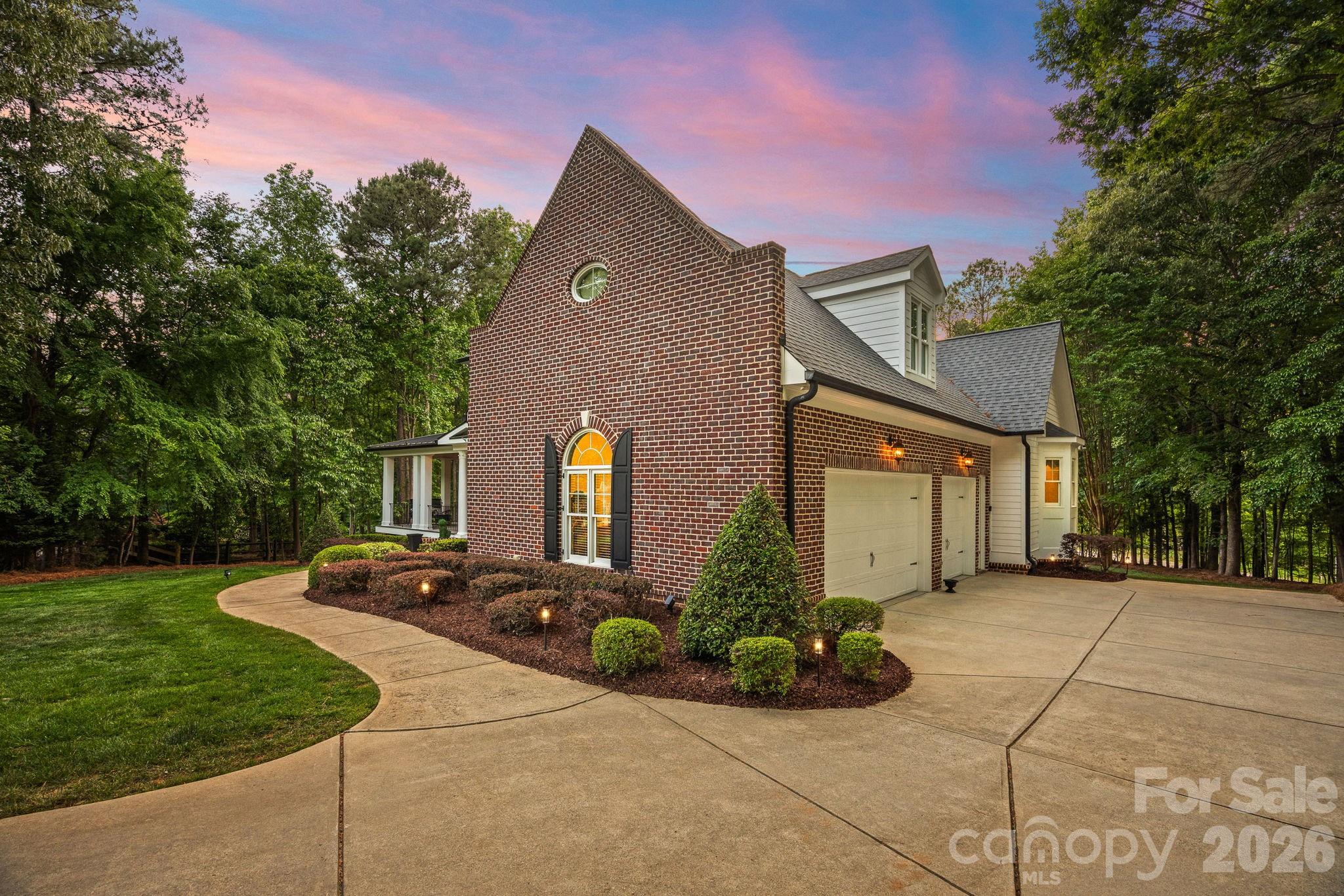 121 Willow Bend Court — Mooresville