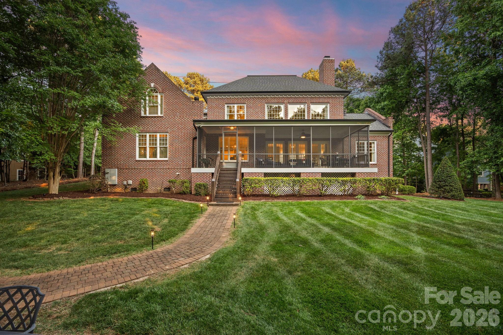121 Willow Bend Court — Mooresville