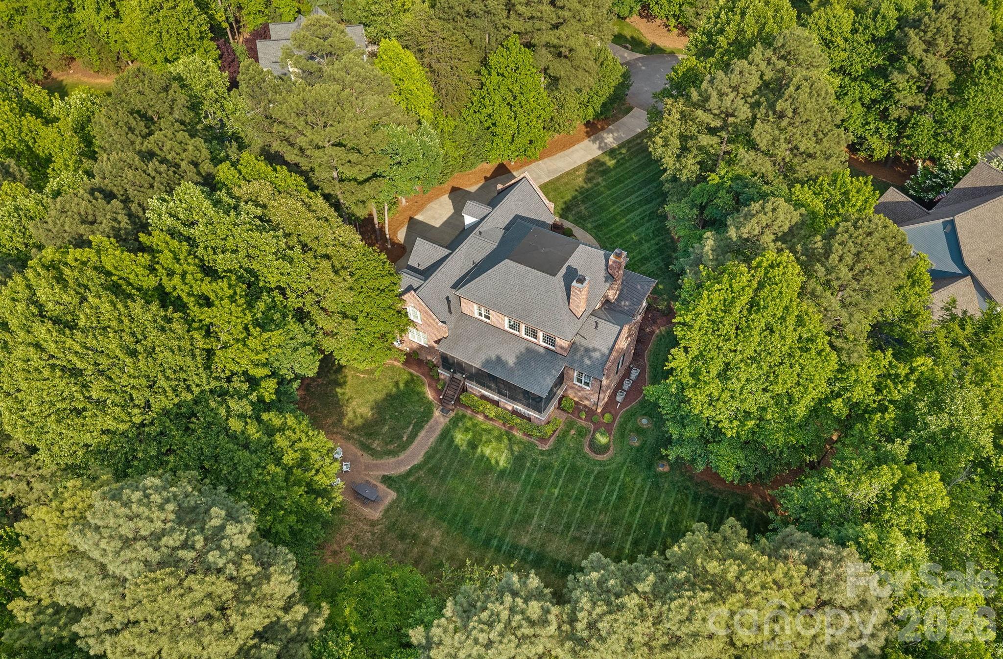 121 Willow Bend Court — Mooresville