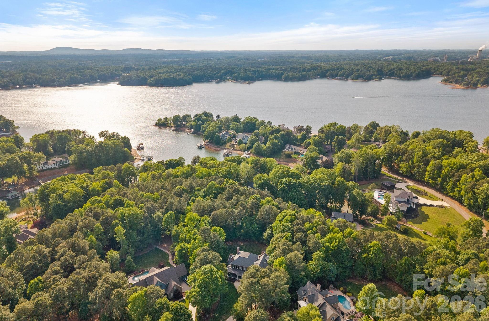 121 Willow Bend Court — Mooresville