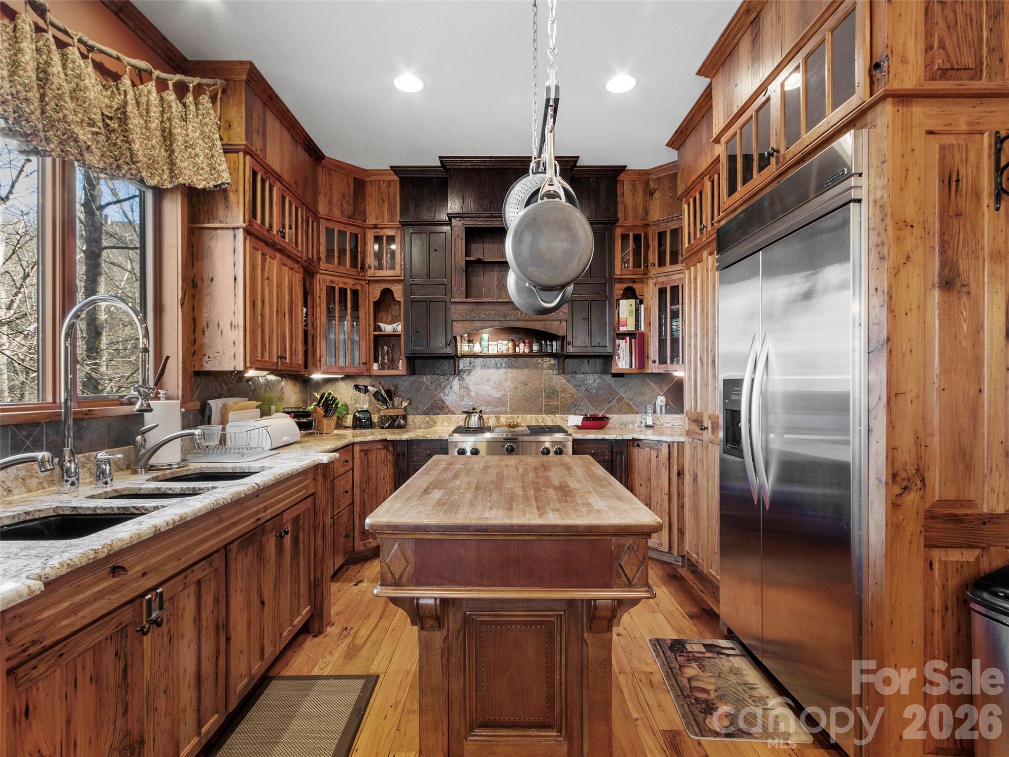 56 Spring House Drive — Burnsville