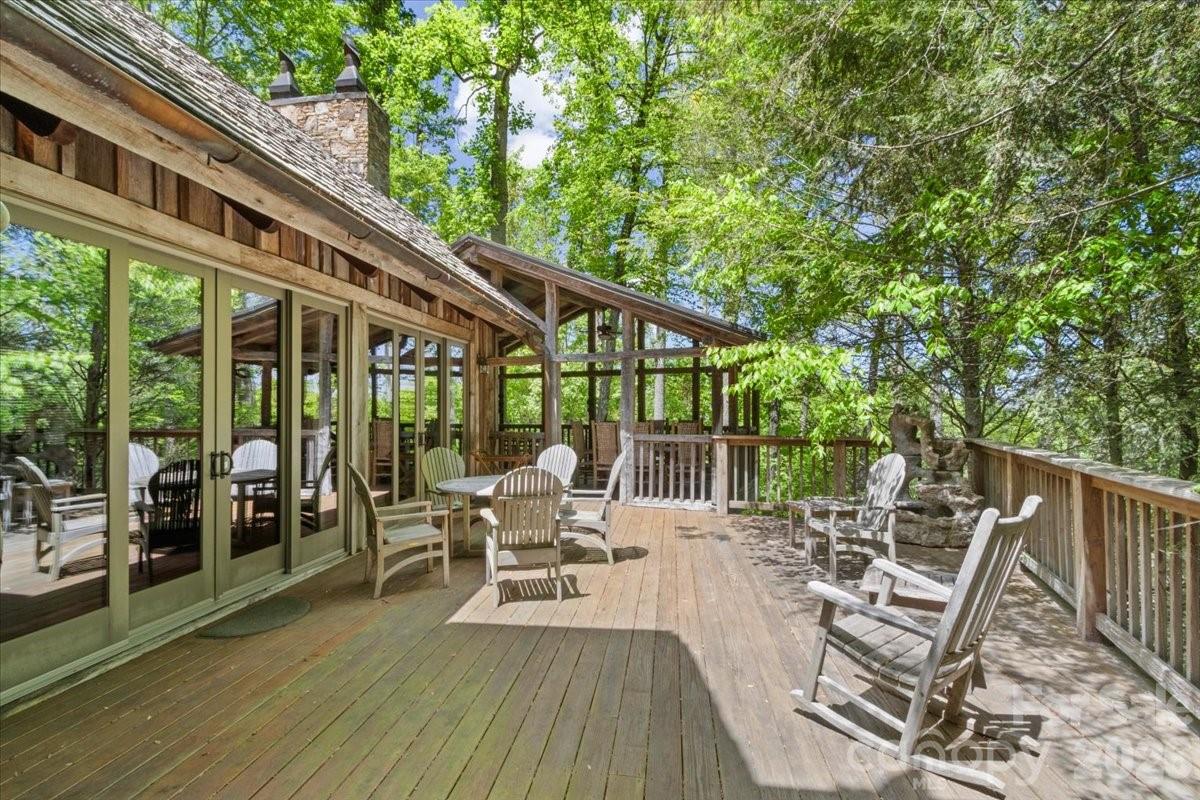 56 Spring House Drive — Burnsville