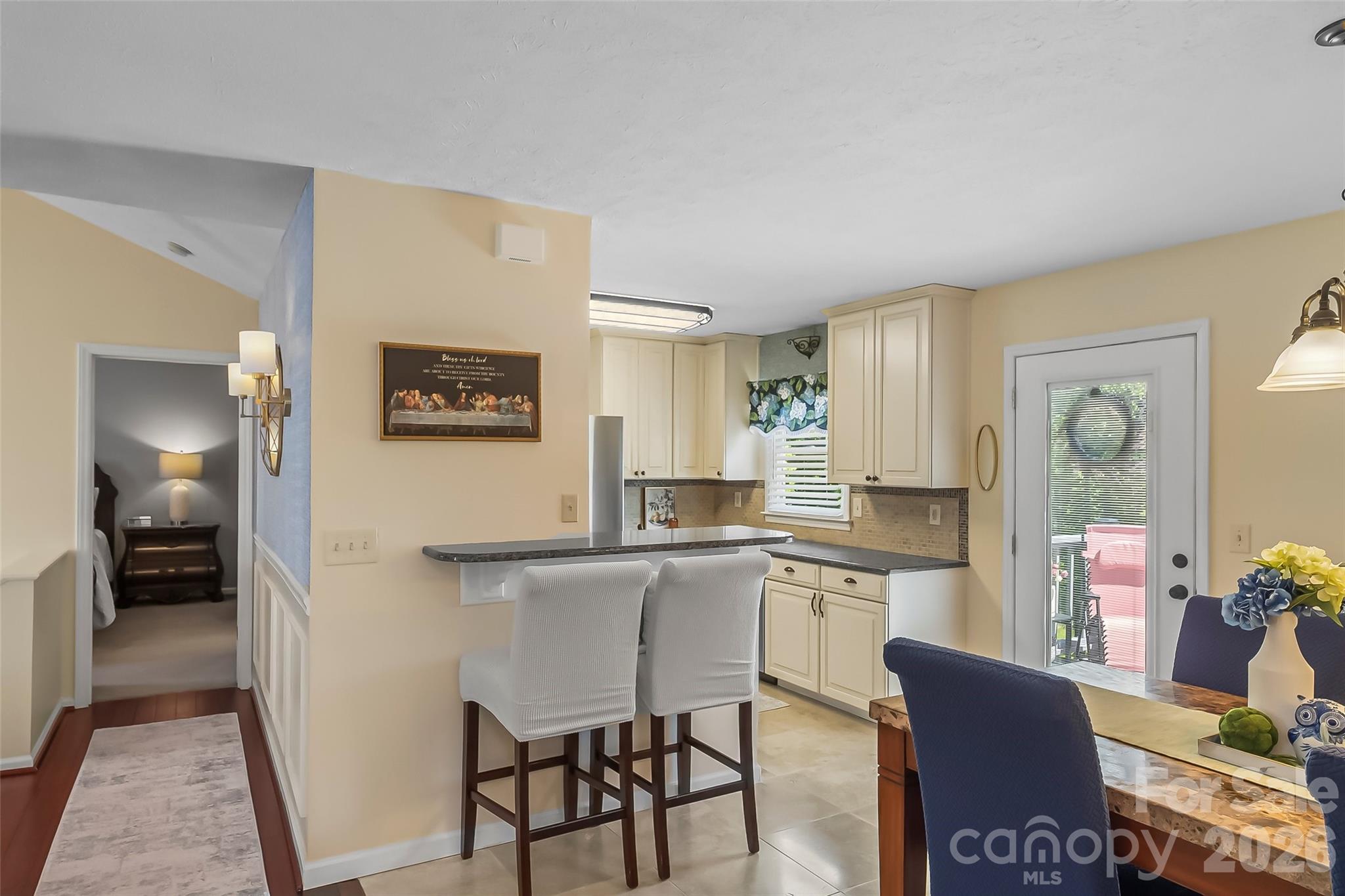 3104 Zion Church Road — Hickory