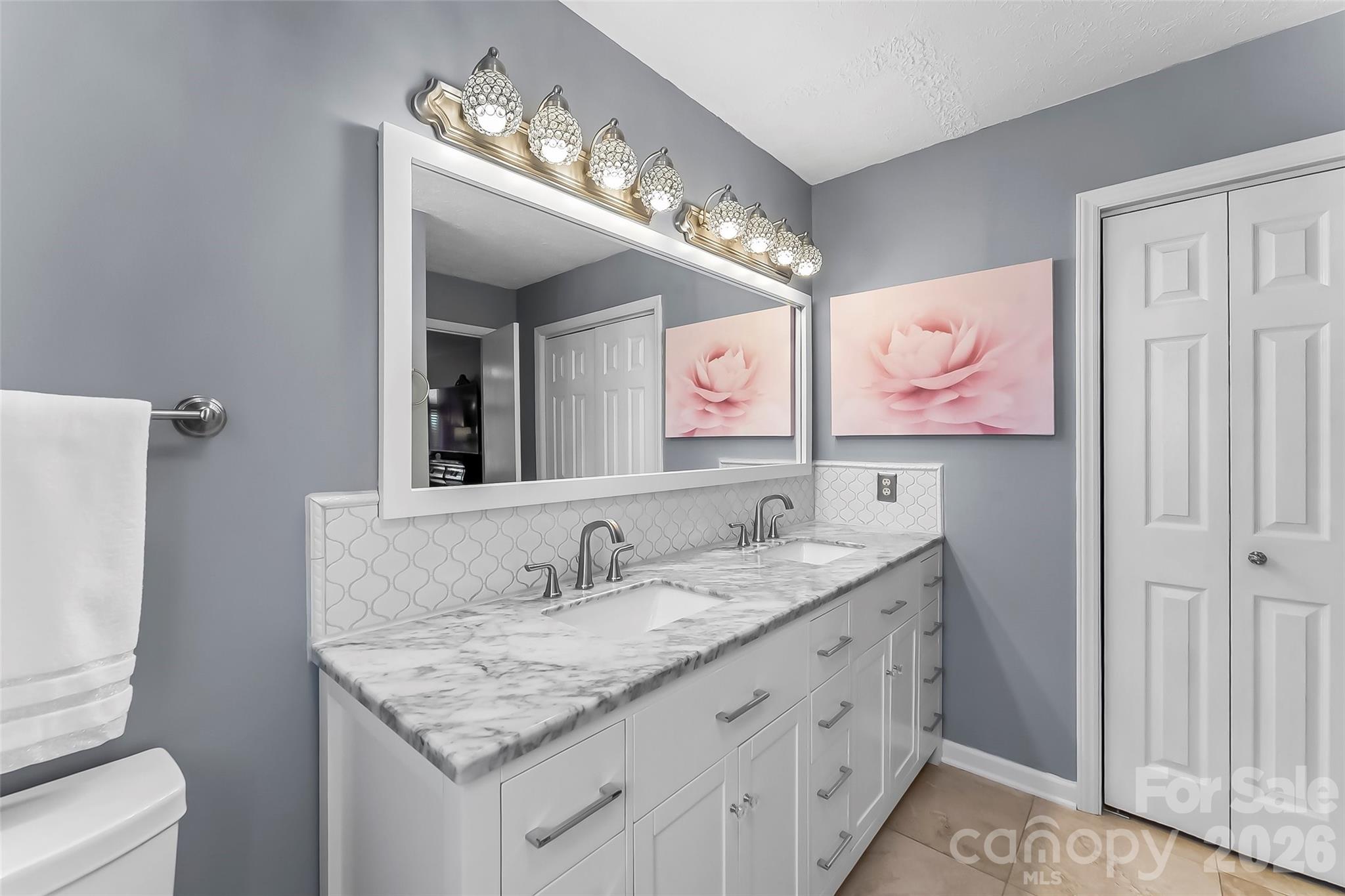 3104 Zion Church Road — Hickory