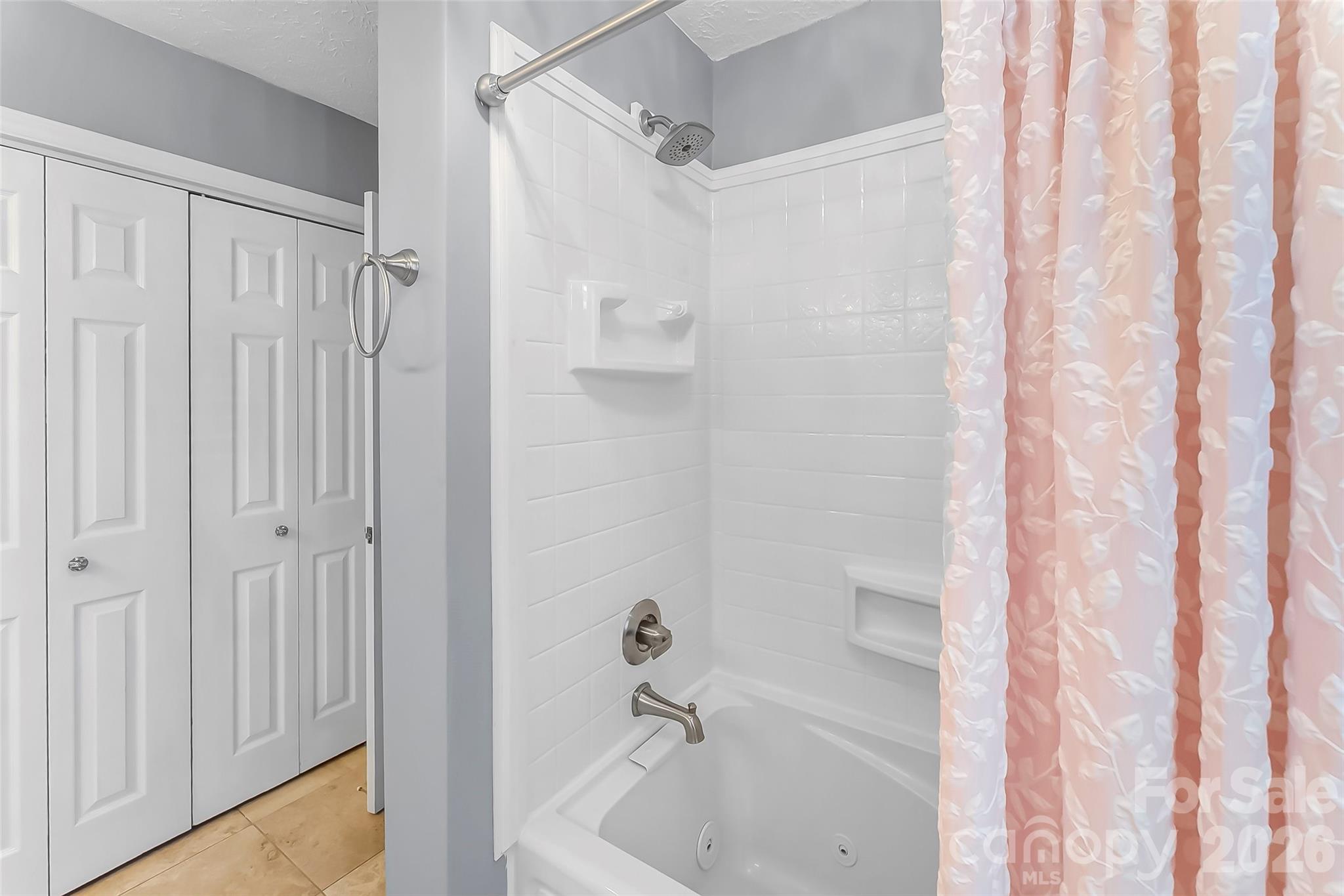 3104 Zion Church Road — Hickory