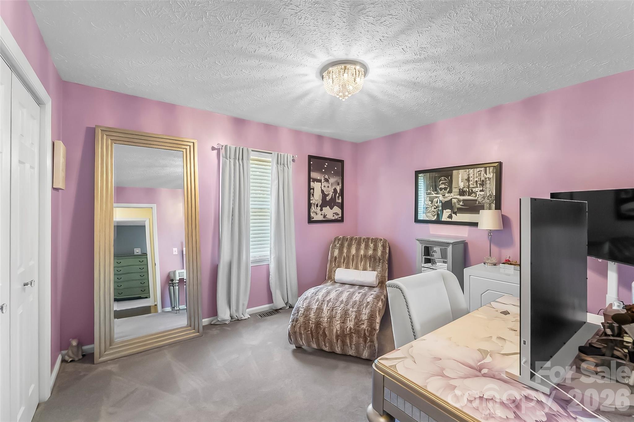 3104 Zion Church Road — Hickory