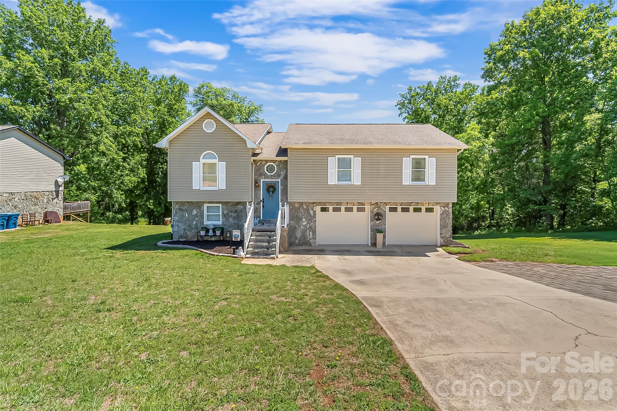 3104 Zion Church Road — Hickory