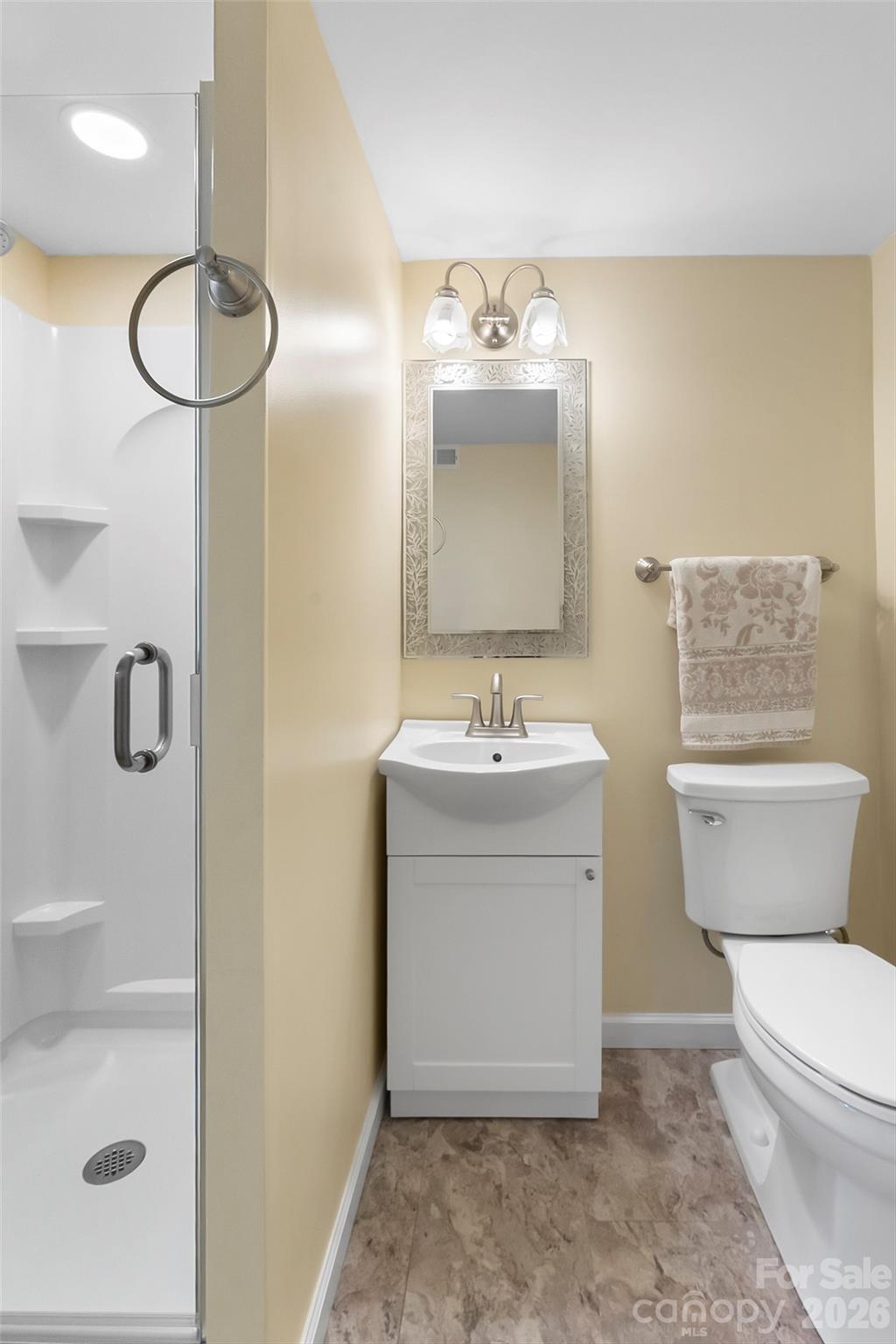 3104 Zion Church Road — Hickory