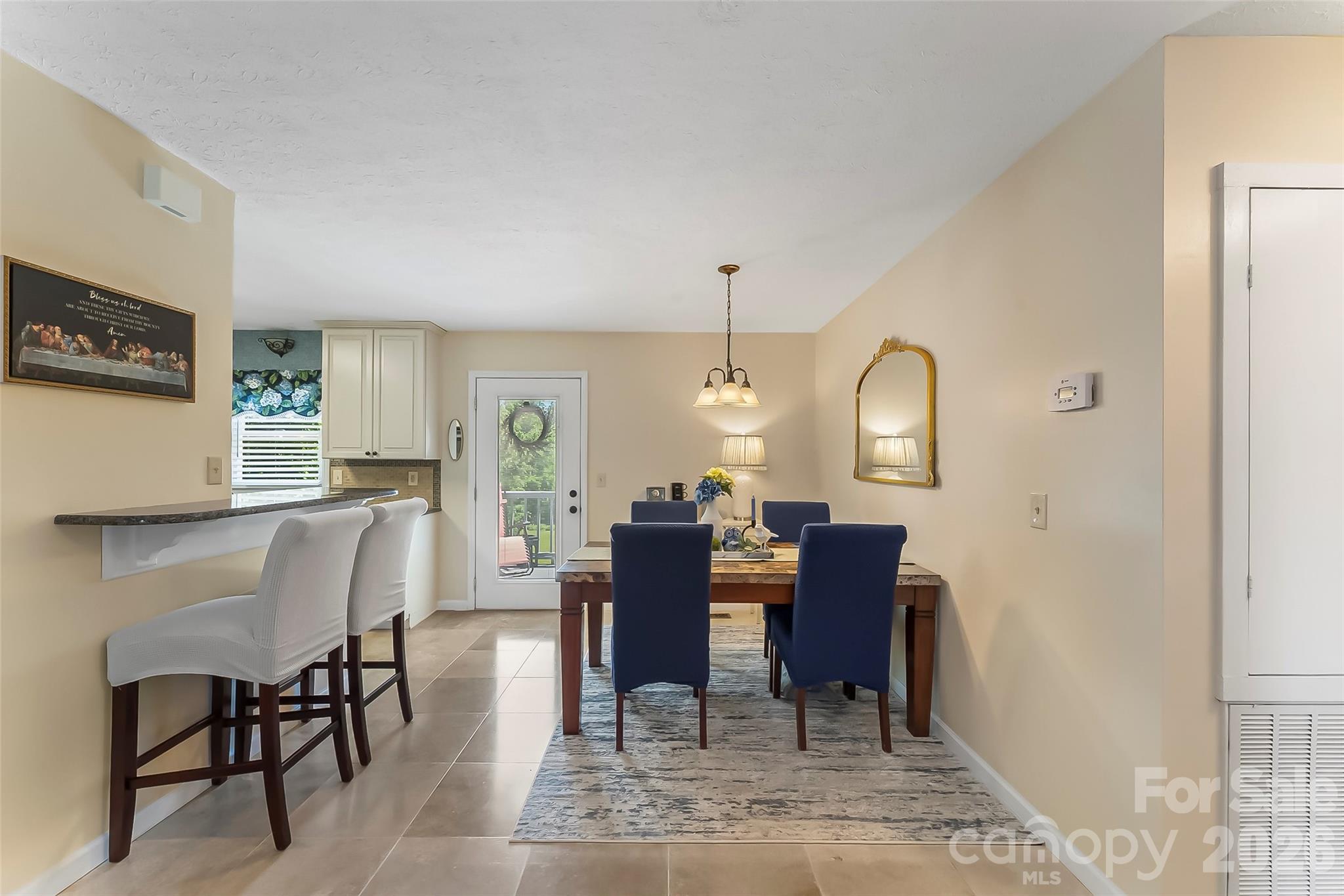 3104 Zion Church Road — Hickory