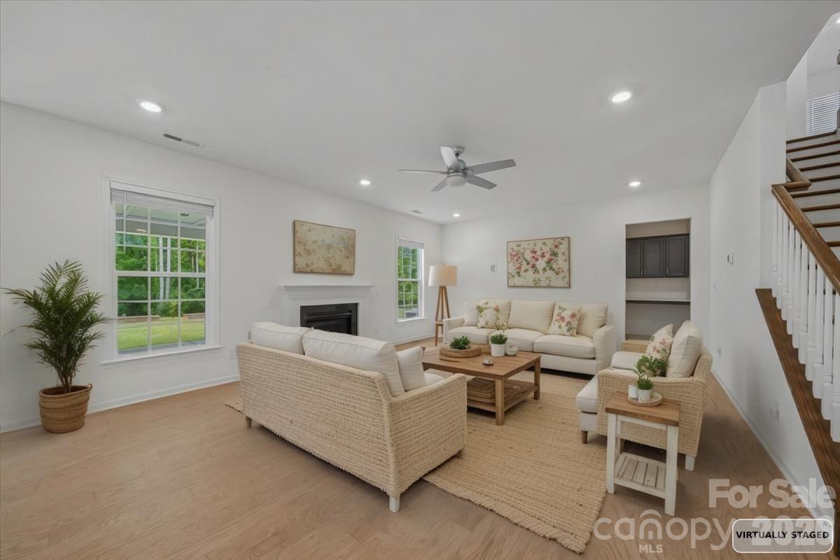 7202 Glenroe Drive — Huntersville