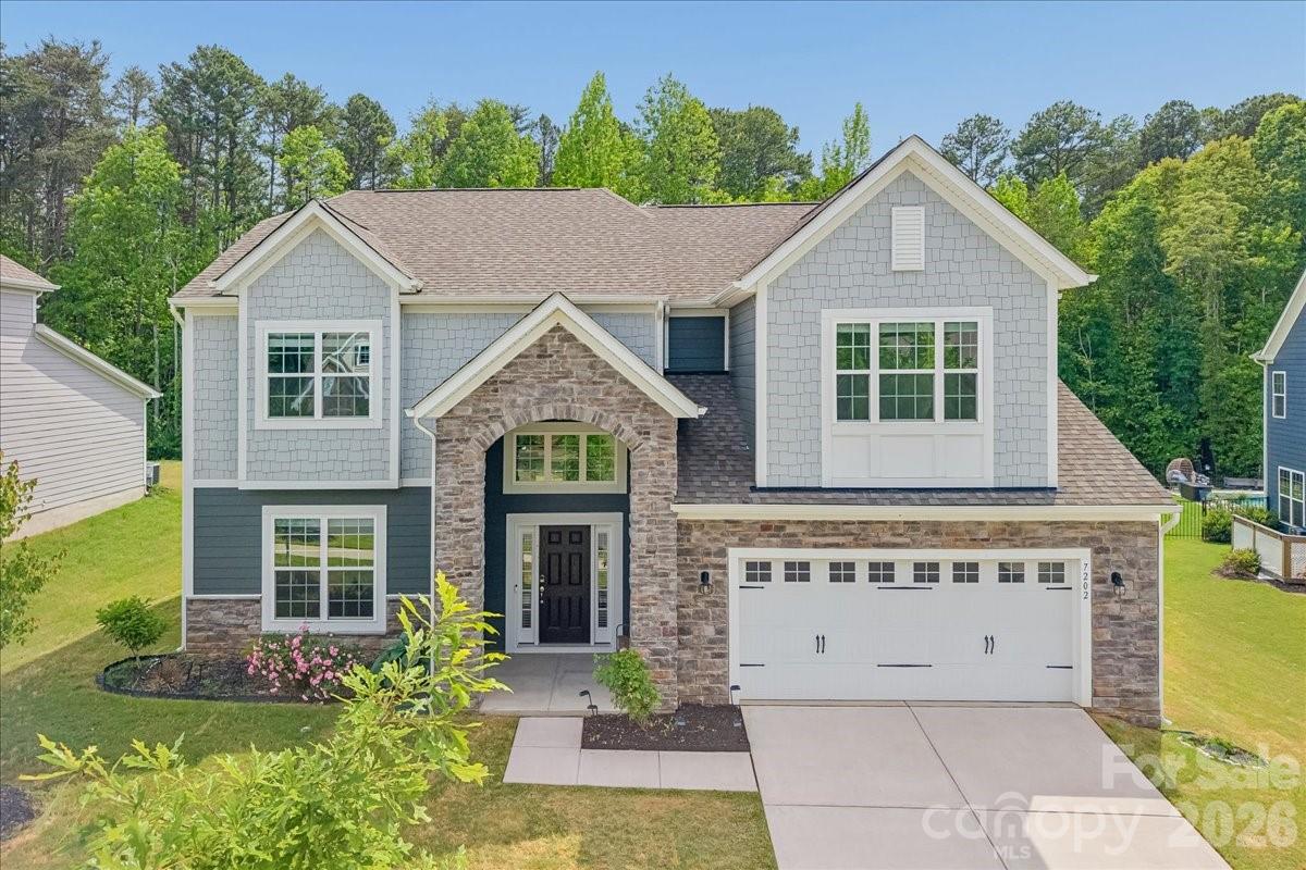 7202 Glenroe Drive — Huntersville