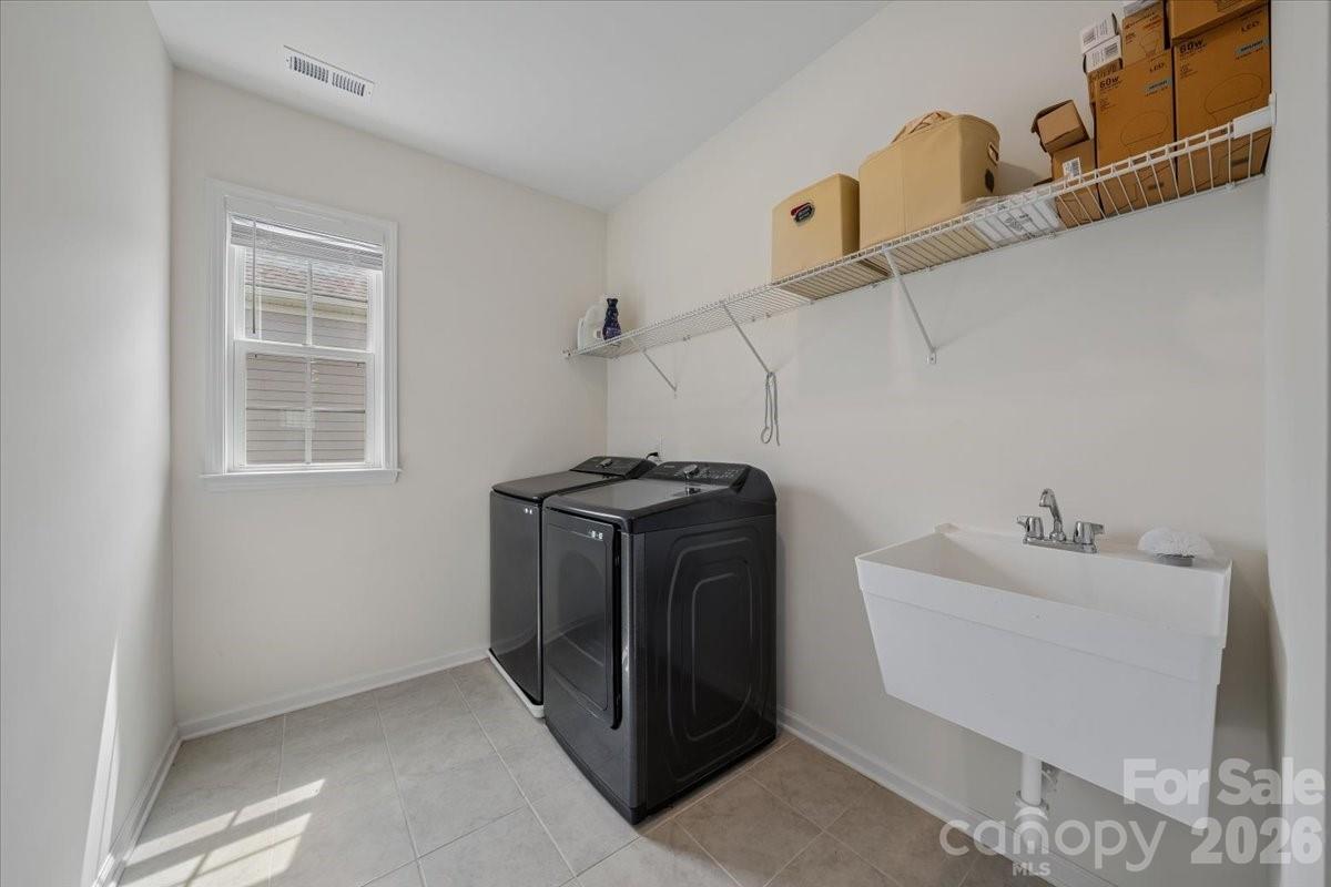 7202 Glenroe Drive — Huntersville