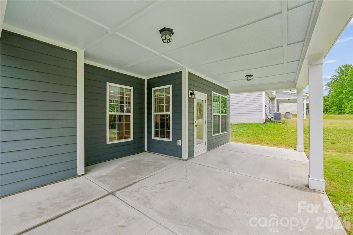 7202 Glenroe Drive — Huntersville