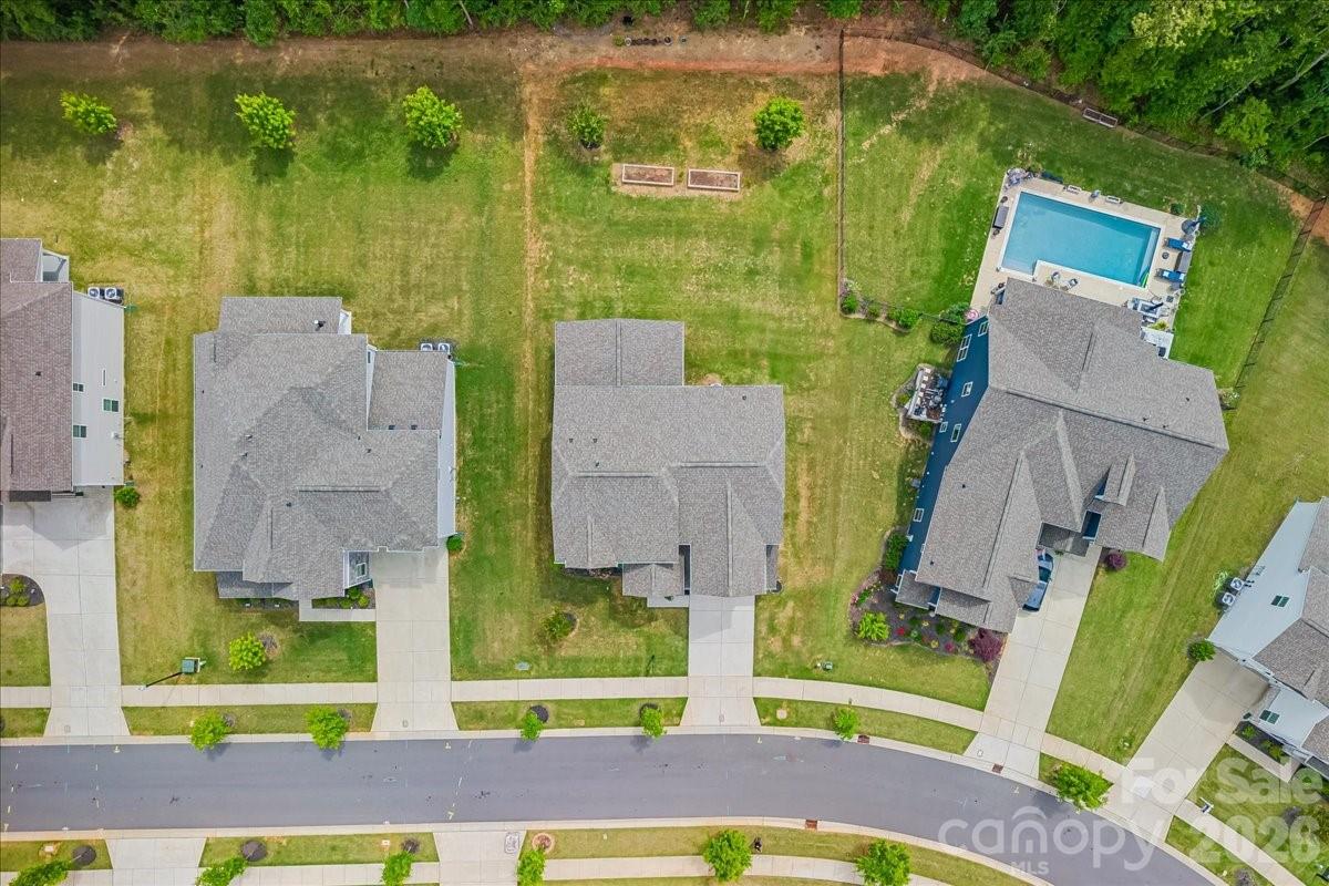7202 Glenroe Drive — Huntersville