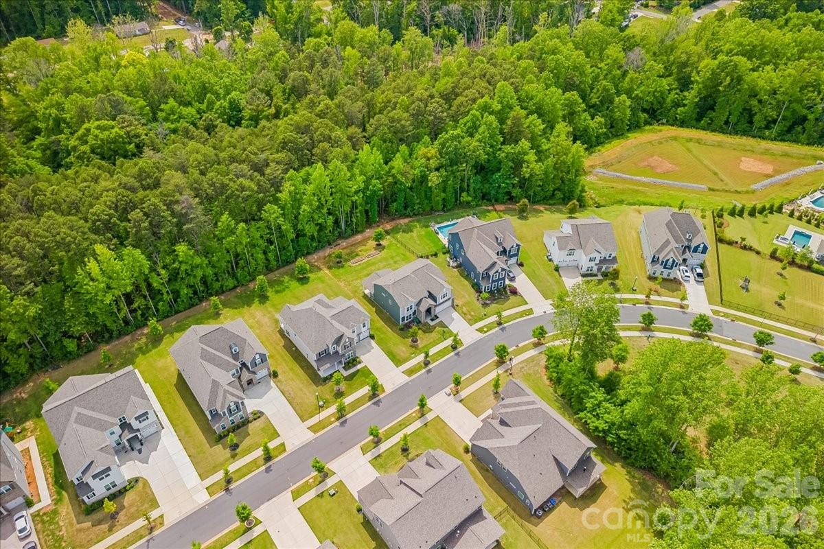 7202 Glenroe Drive — Huntersville