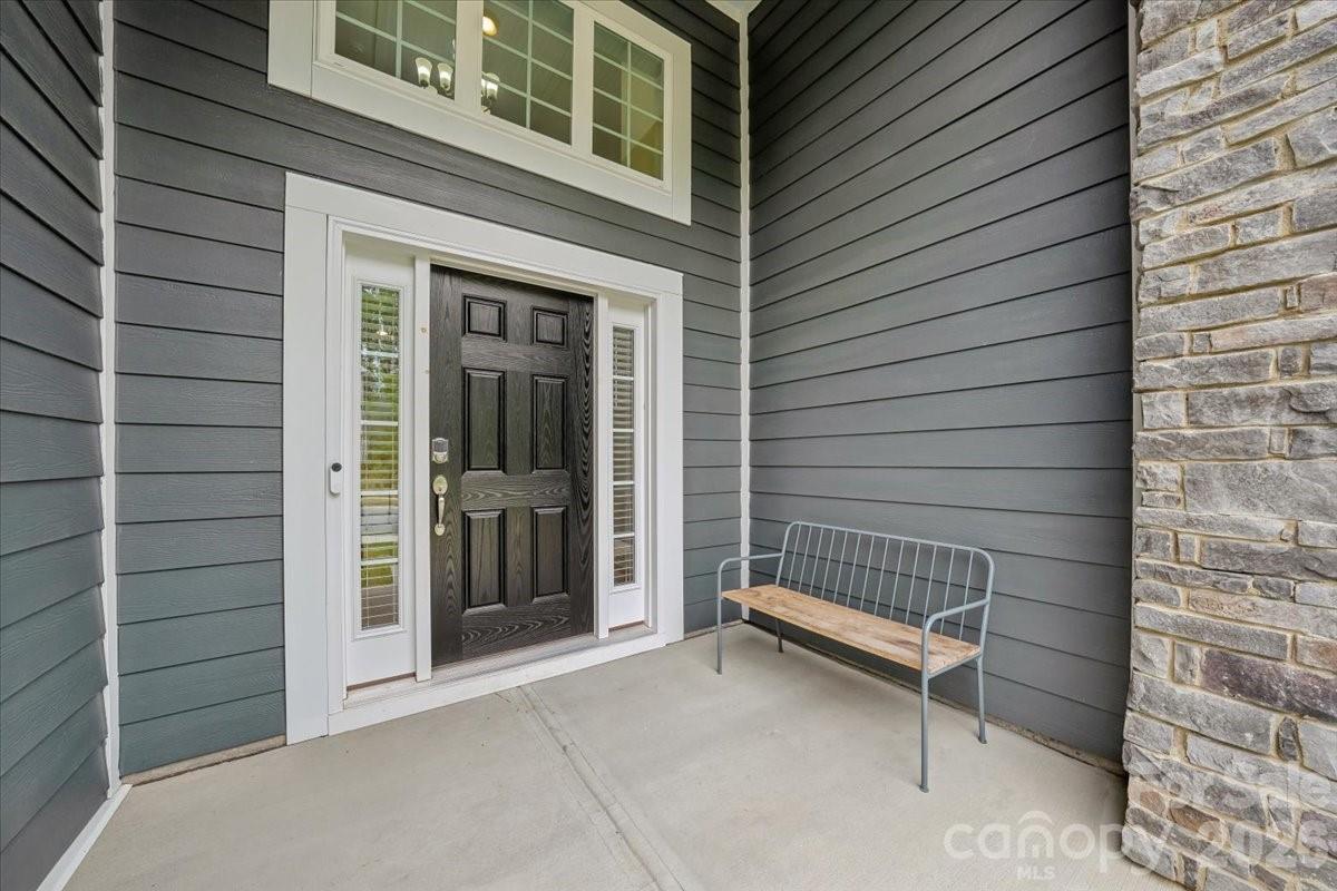 7202 Glenroe Drive — Huntersville