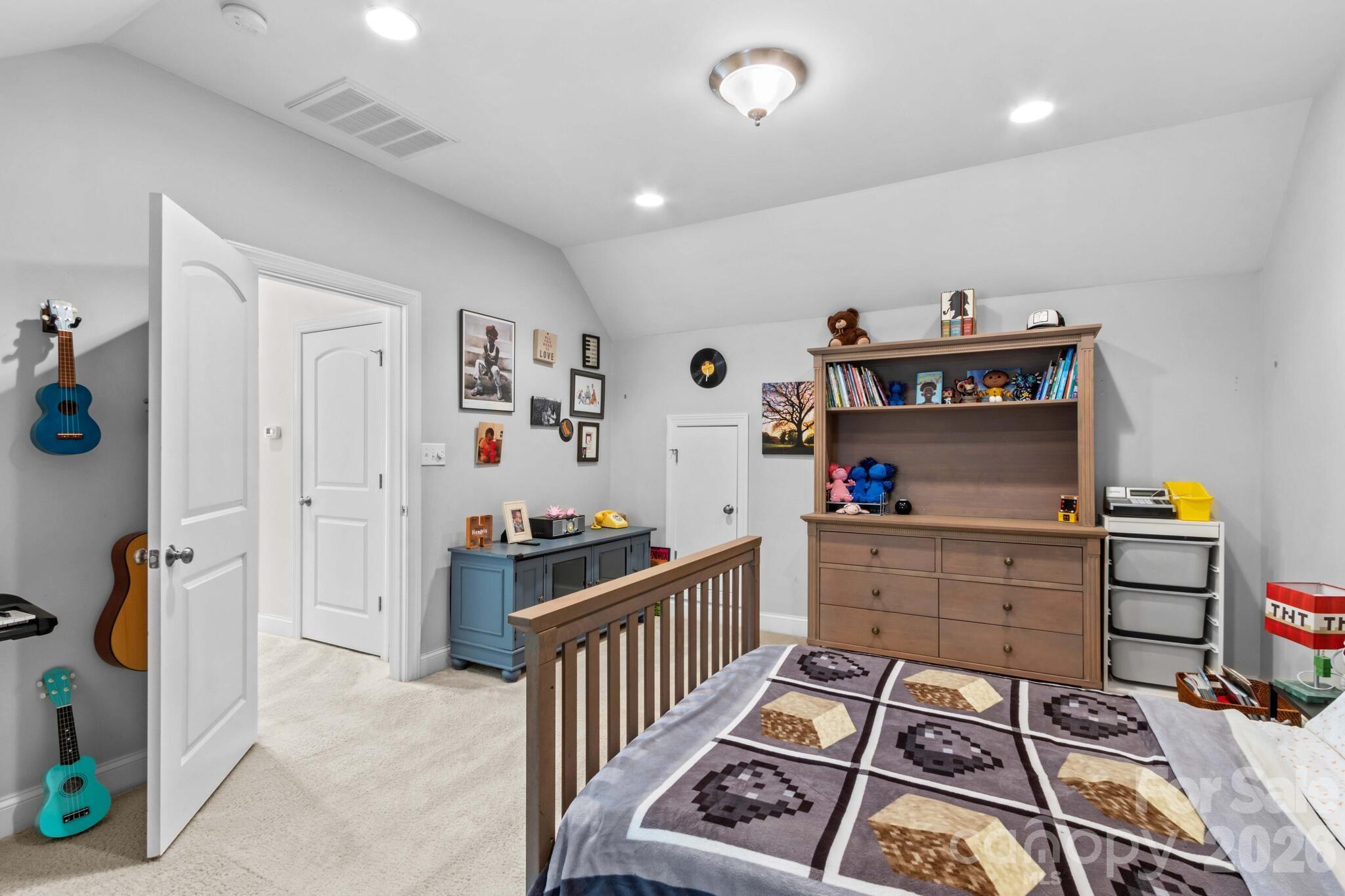 10258 Vanguard Parkway — Huntersville