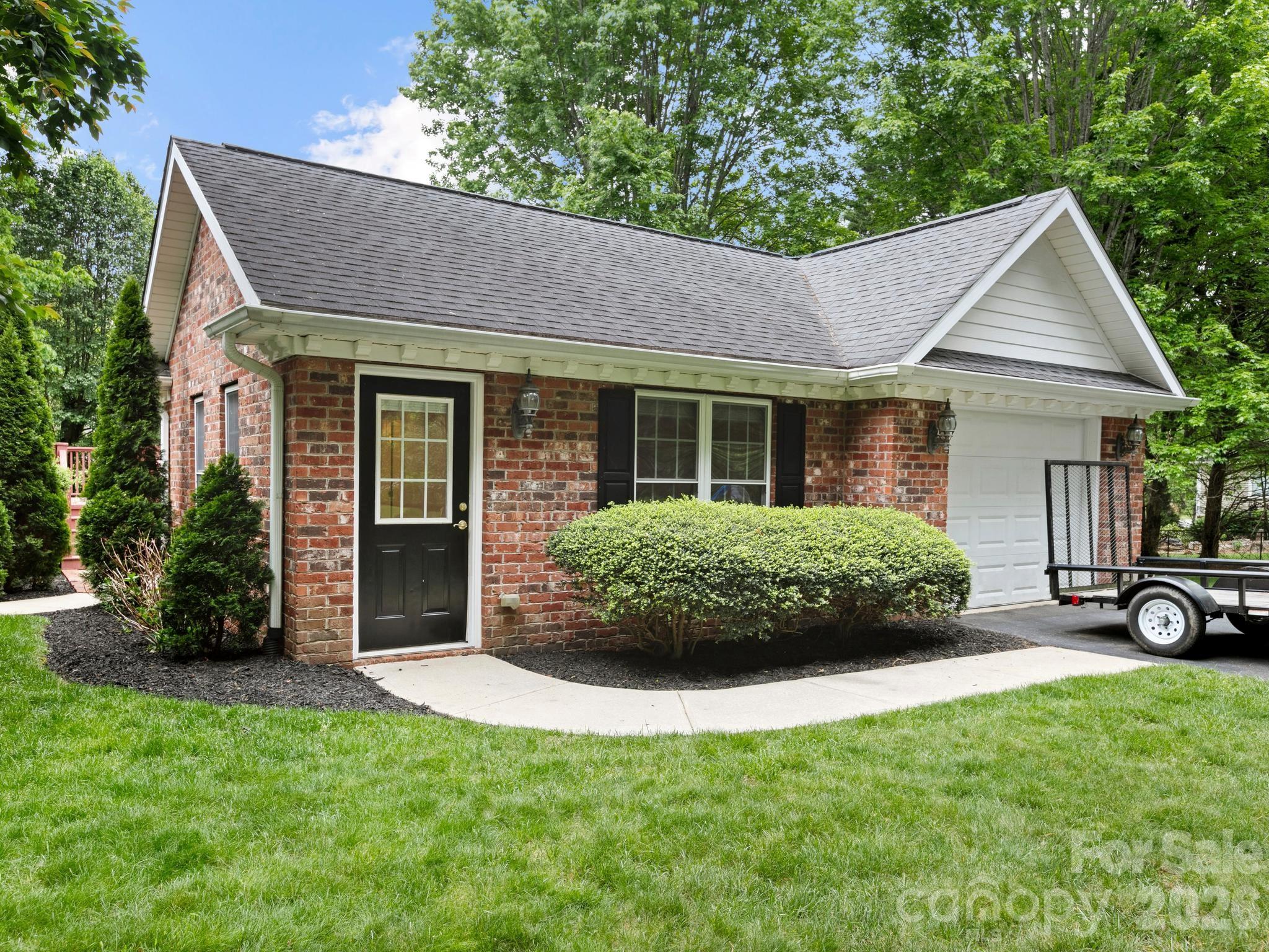 103 Berry Hill Drive #10 — Hendersonville