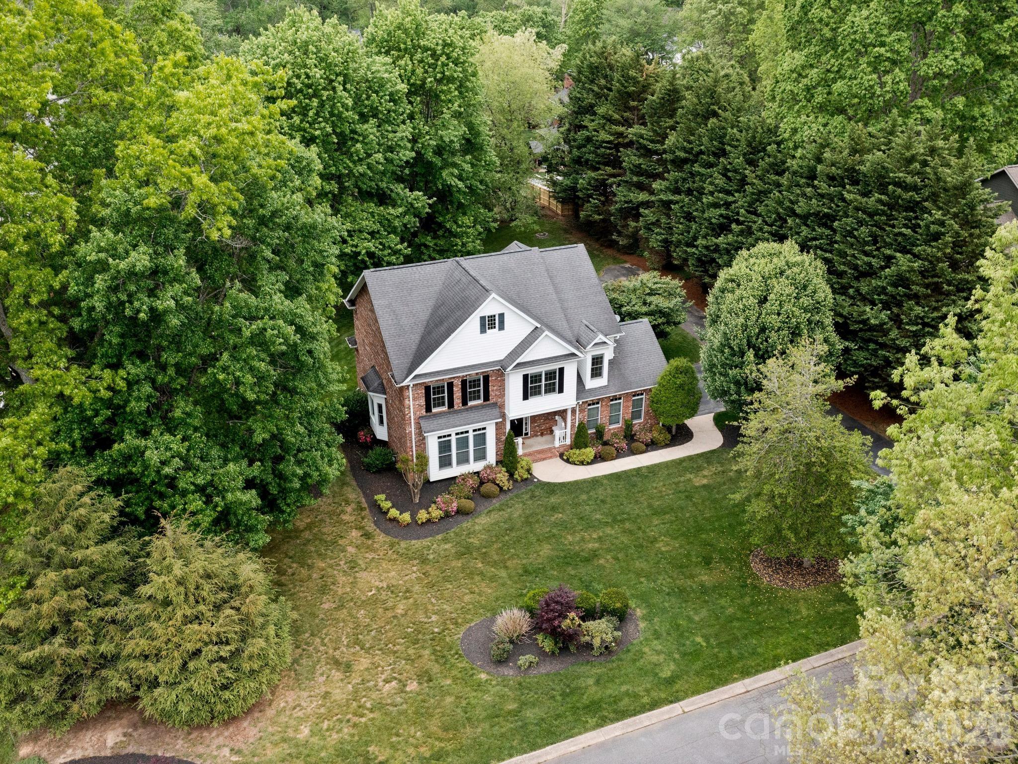 103 Berry Hill Drive #10 — Hendersonville