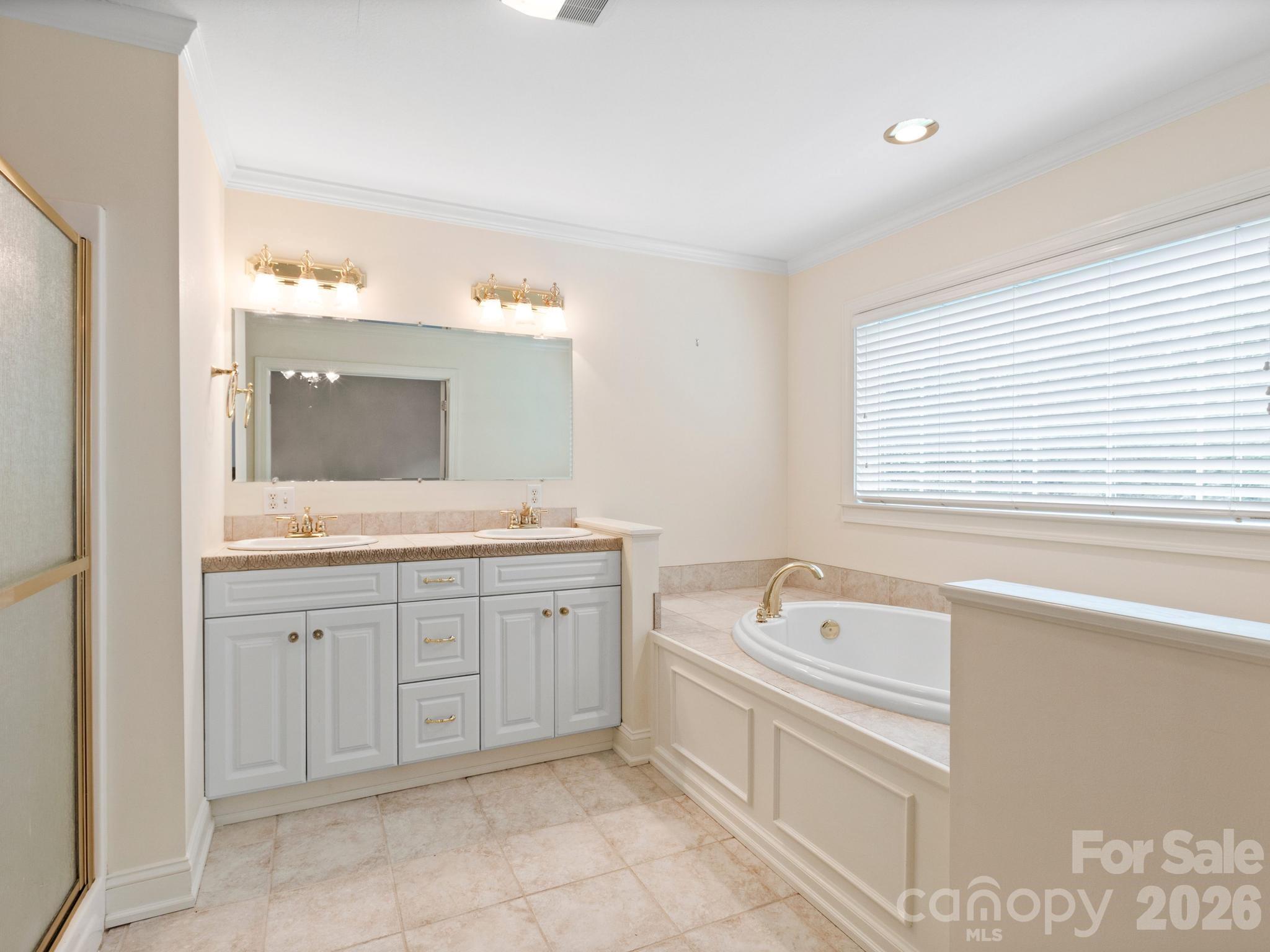 103 Berry Hill Drive #10 — Hendersonville