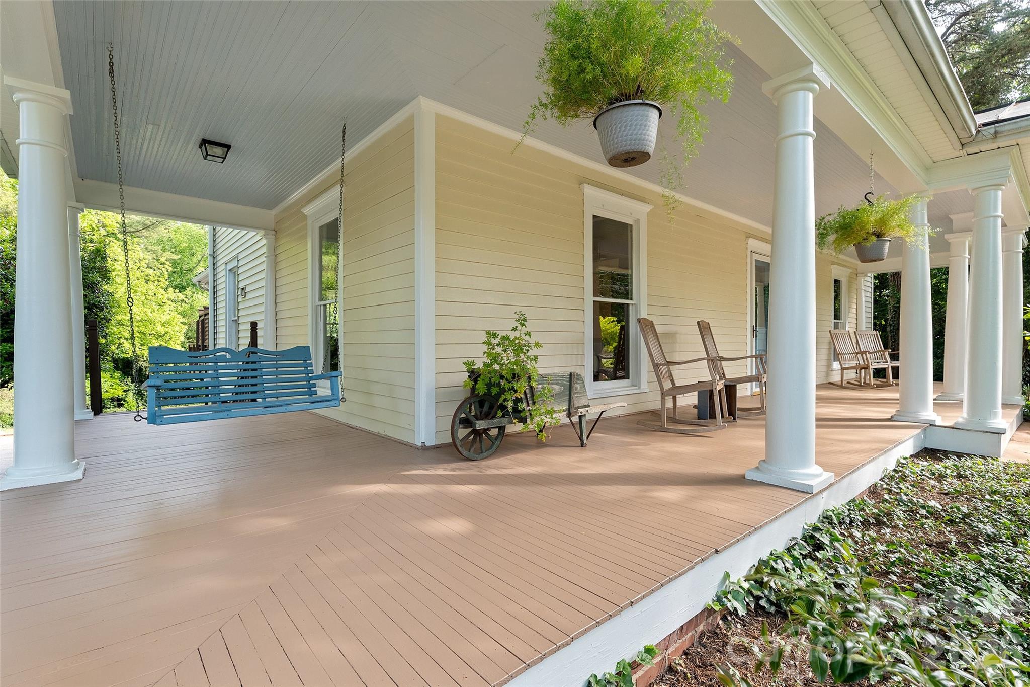 602 N Main Street — Davidson