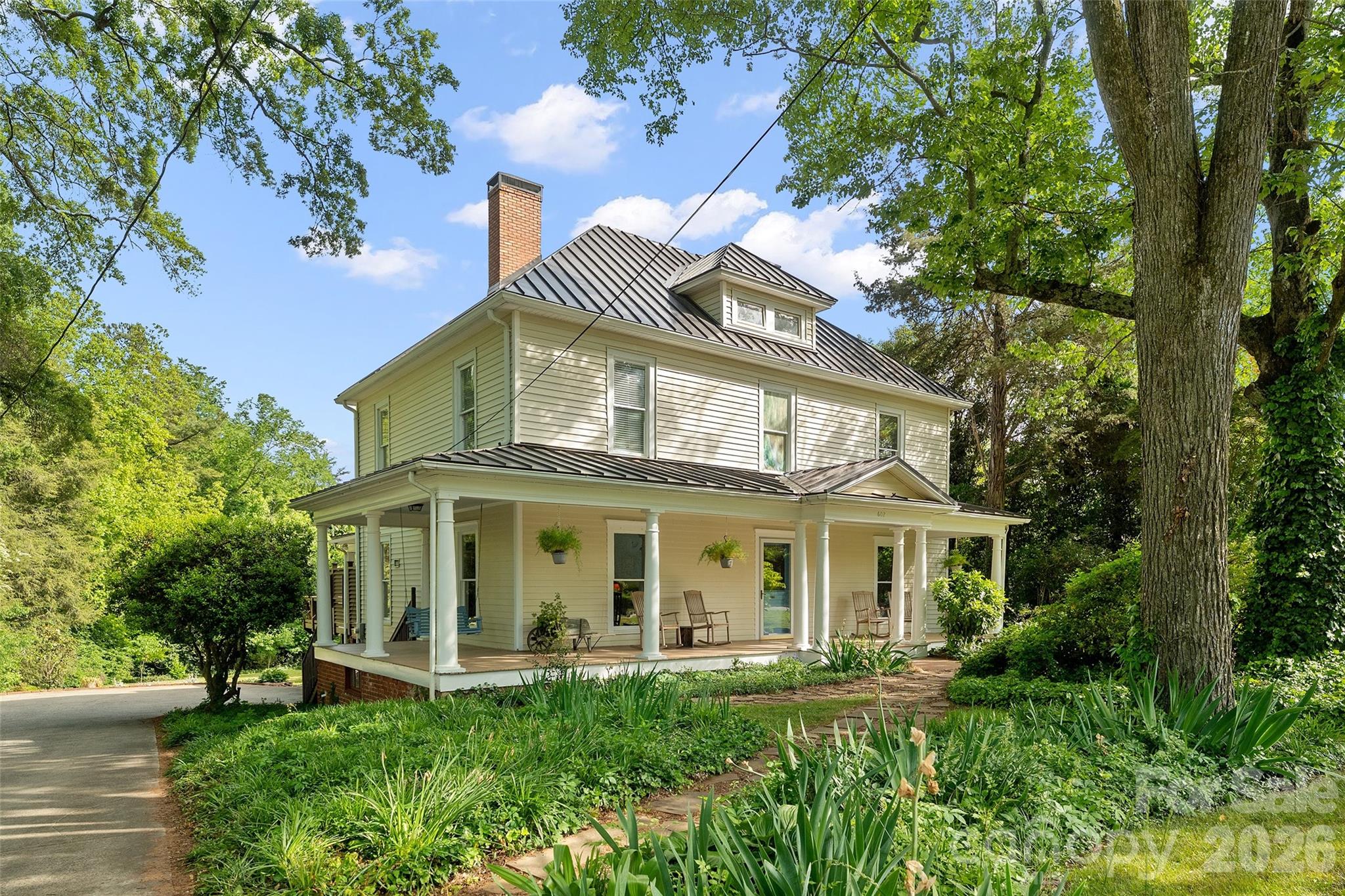 602 N Main Street — Davidson