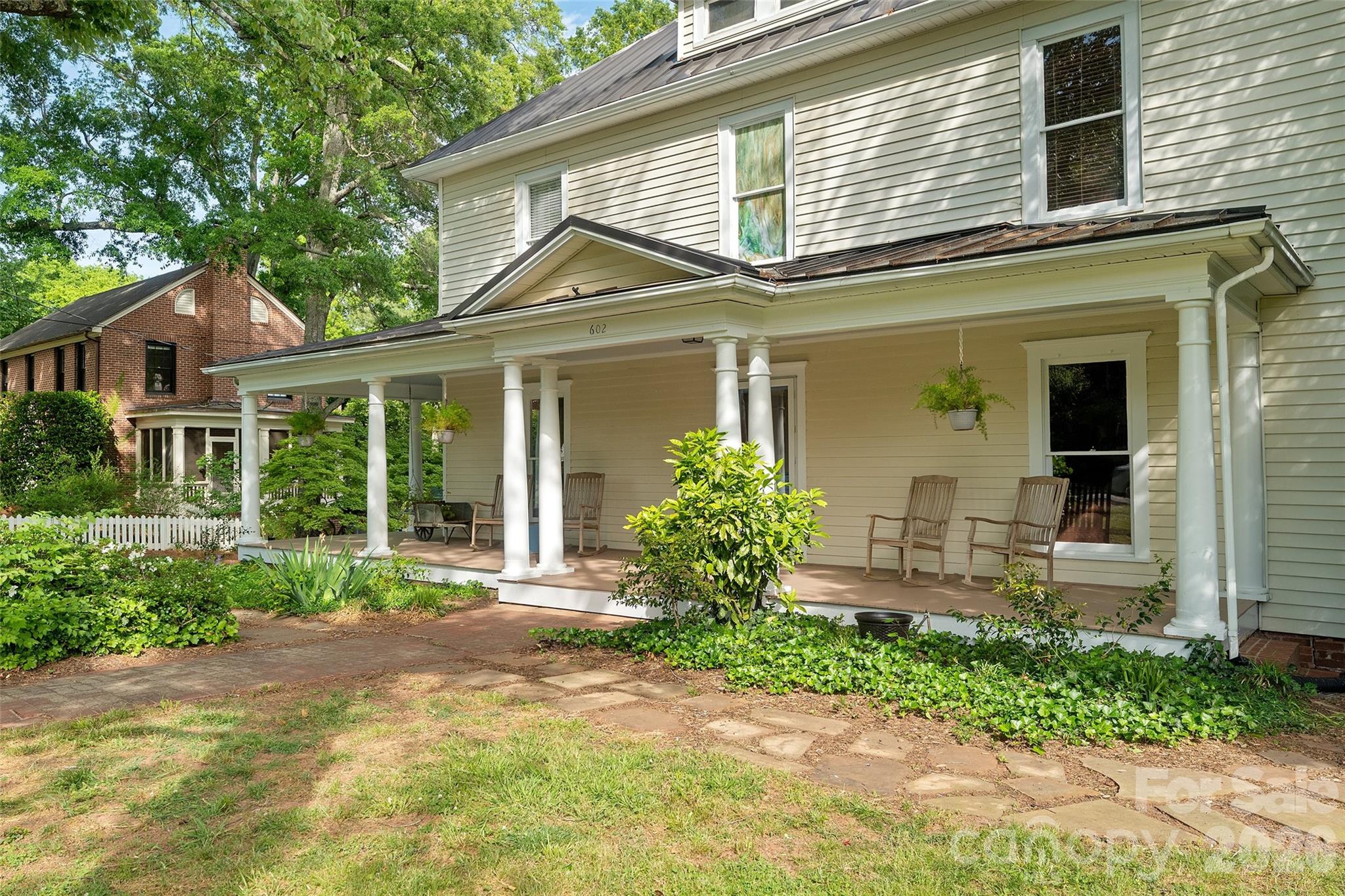 602 N Main Street — Davidson